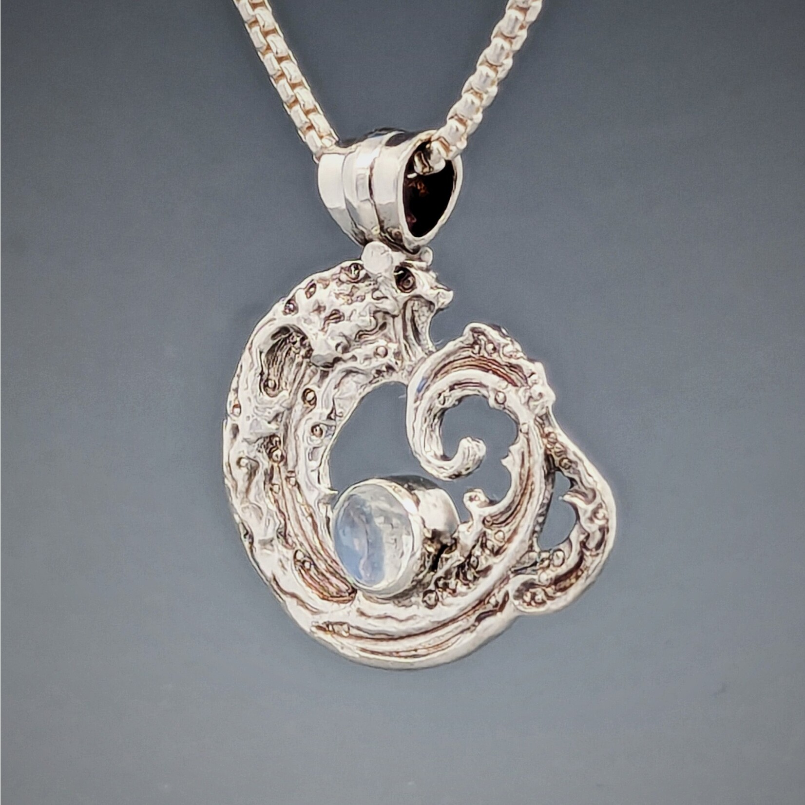 Modern Heirloom® Sculpted Wave w/ Moonstone, Small