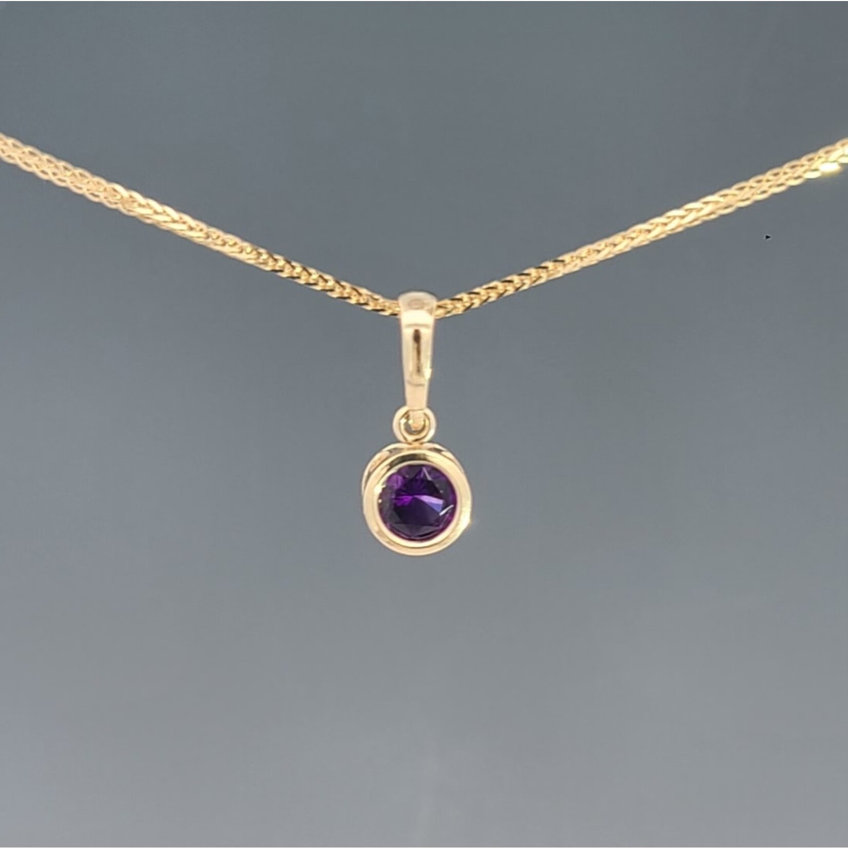 14KY Filigree Pendant w/ 5mm Amethyst on 18" Octava