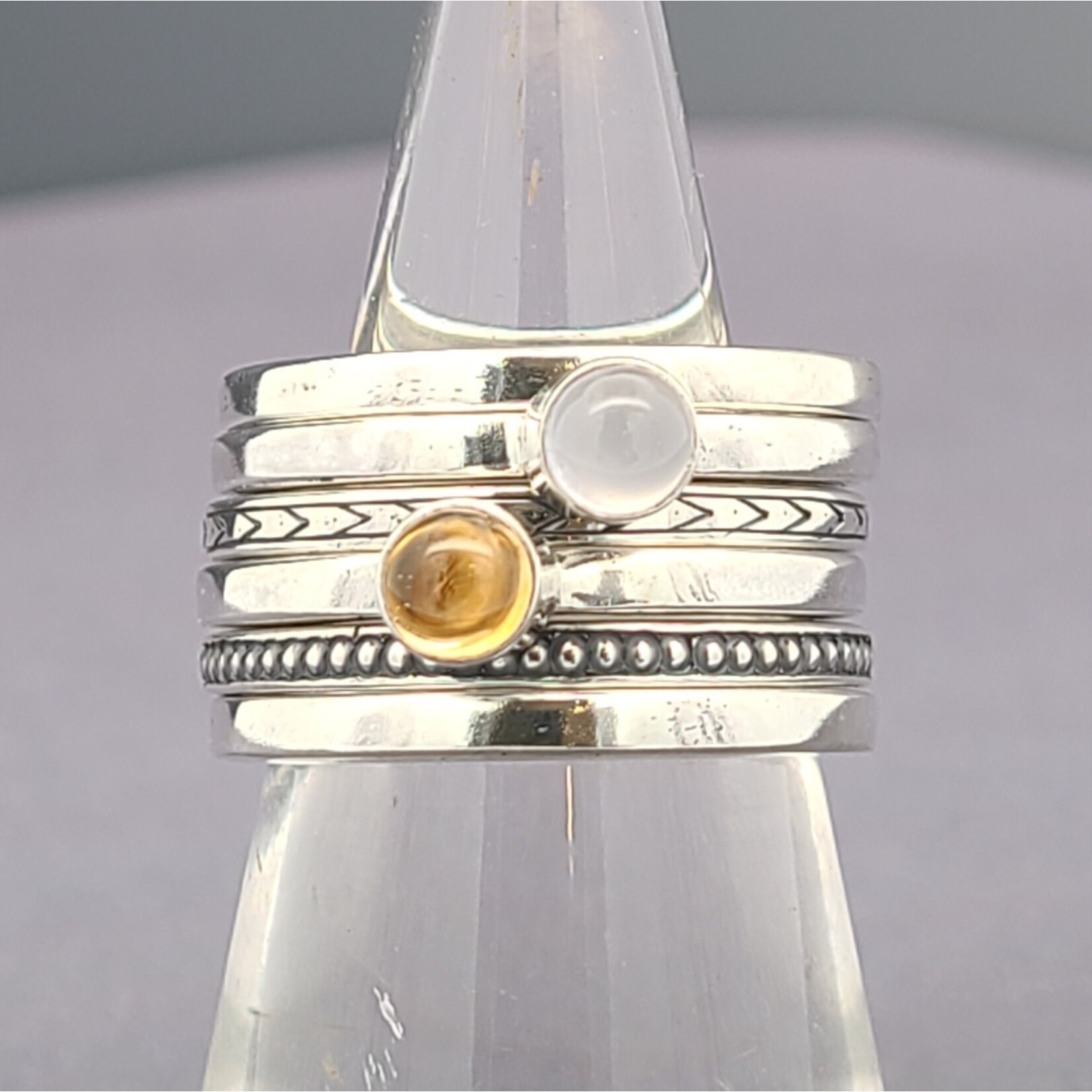 Modern Heirloom® Sterling Stackable Band w/4mm Chalcedony, 2.0mm, Sz 5.0