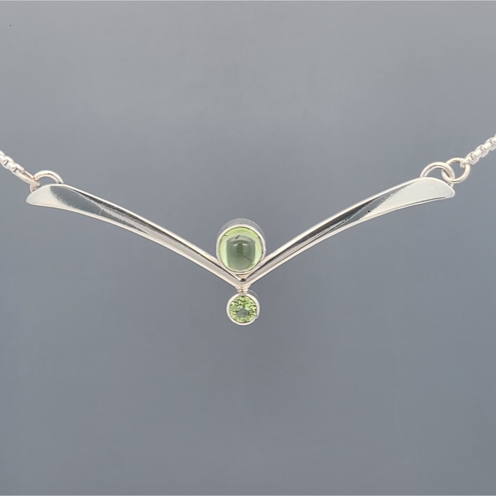 Modern Heirloom® Sterling Silver Chevron Necklace w/ Peridot