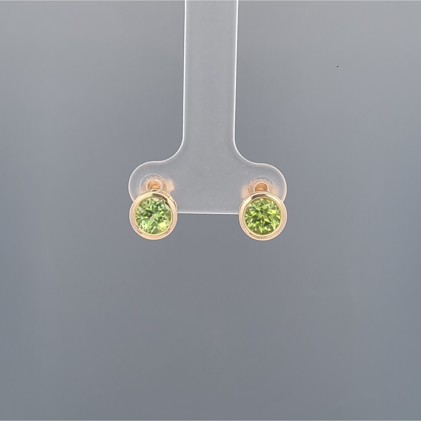 Modern Heirloom® 14KY Filigree Post Earrings w/ 6mm Peridot faceted