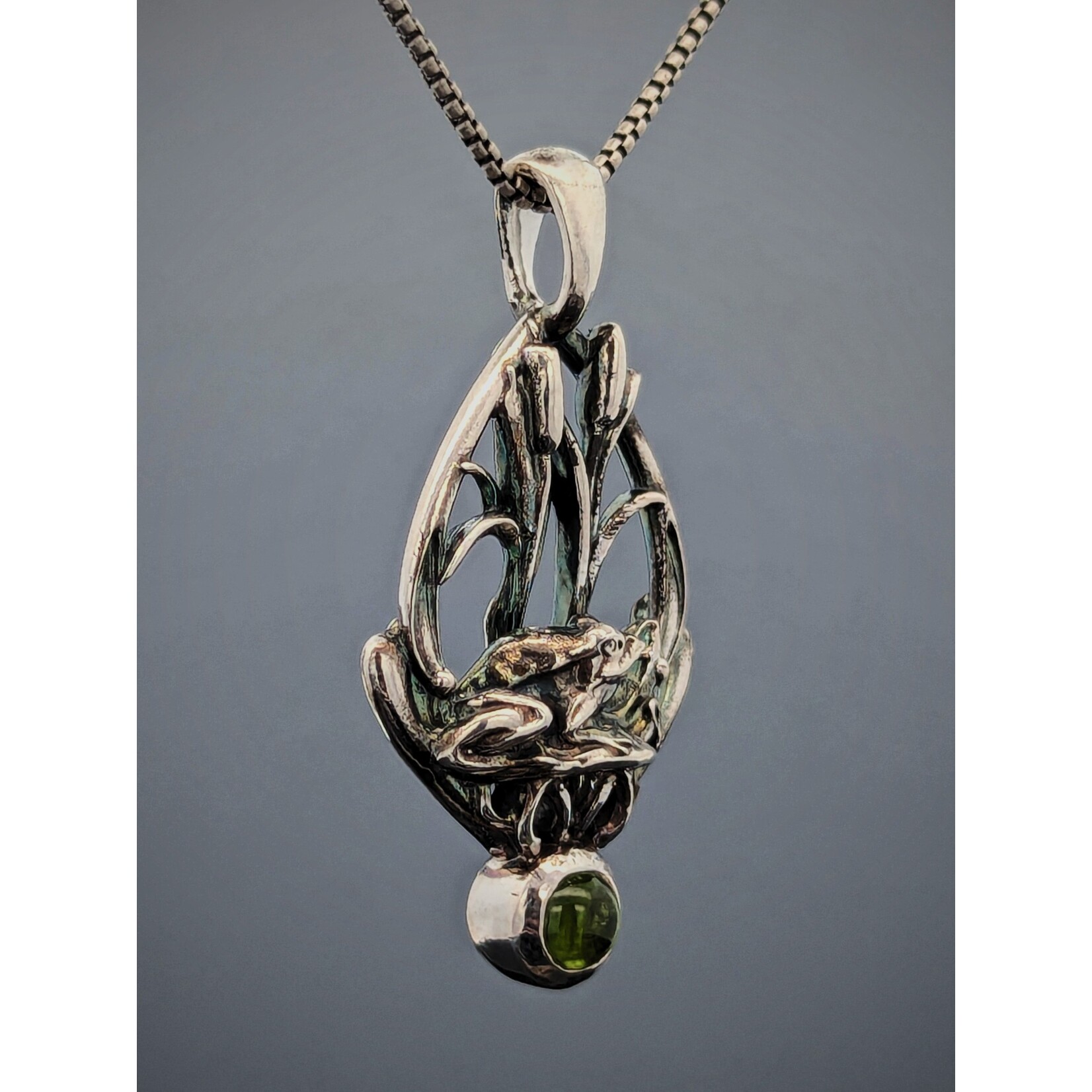 Modern Heirloom® Frog in the Cattails, Peridot