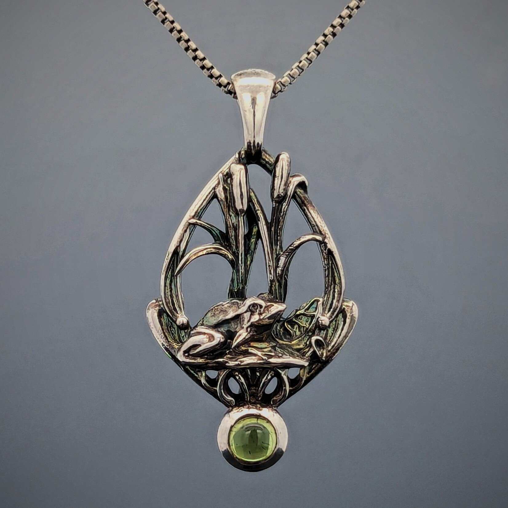 Modern Heirloom® Frog in the Cattails, Peridot