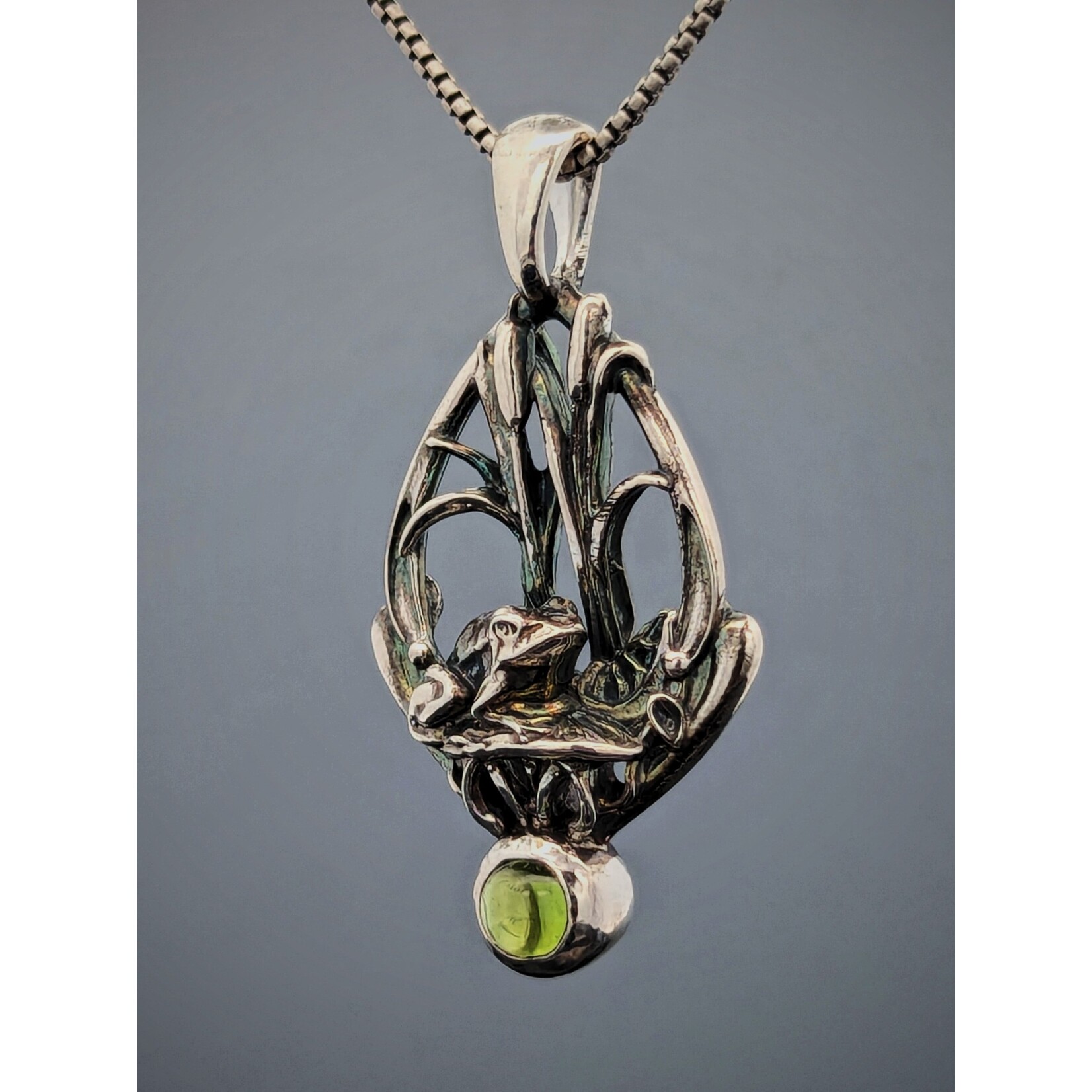 Modern Heirloom® Frog in the Cattails, Peridot