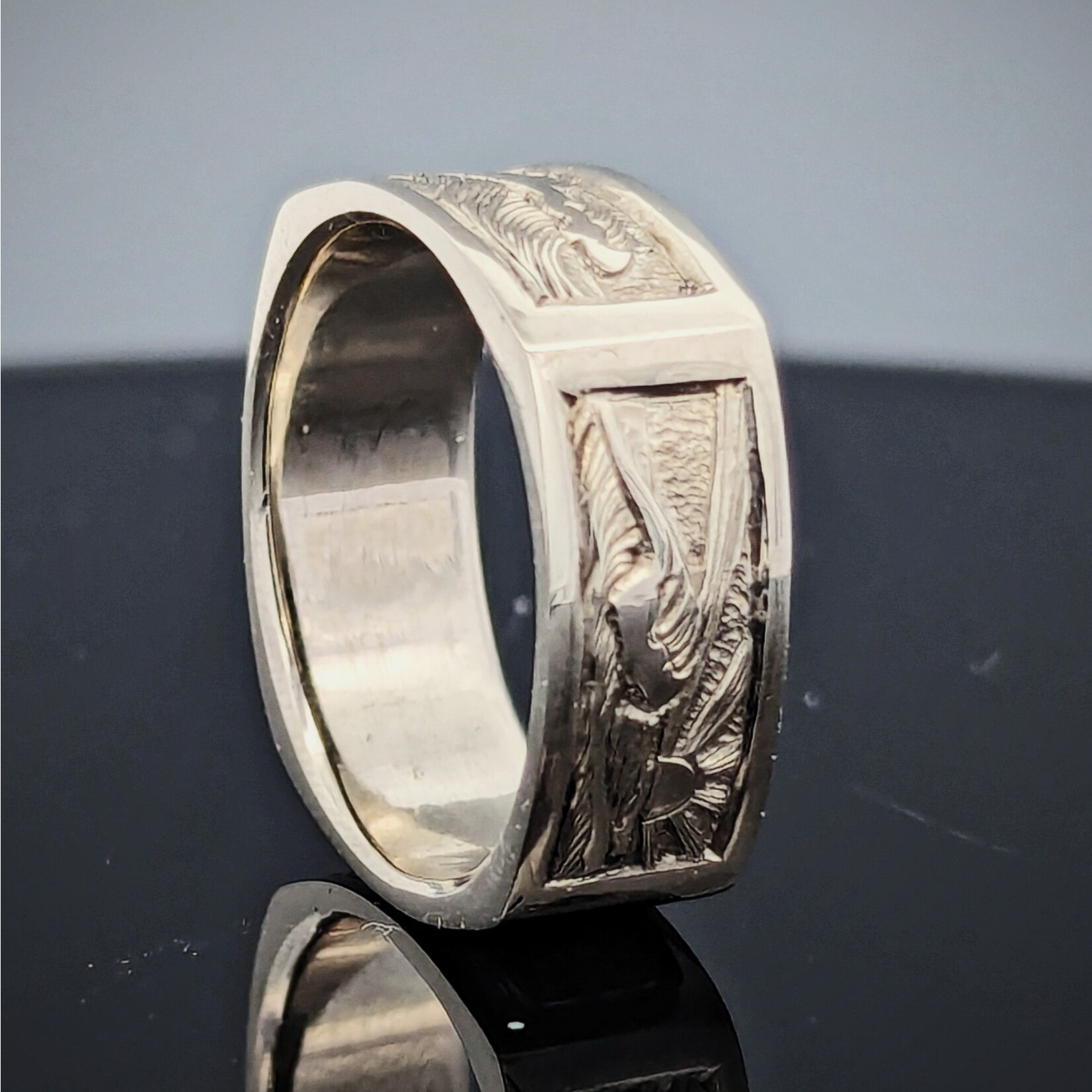 Modern Heirloom® Coastal Horizon Square Band, 8mm wide, 14KW,  Sz 9.25