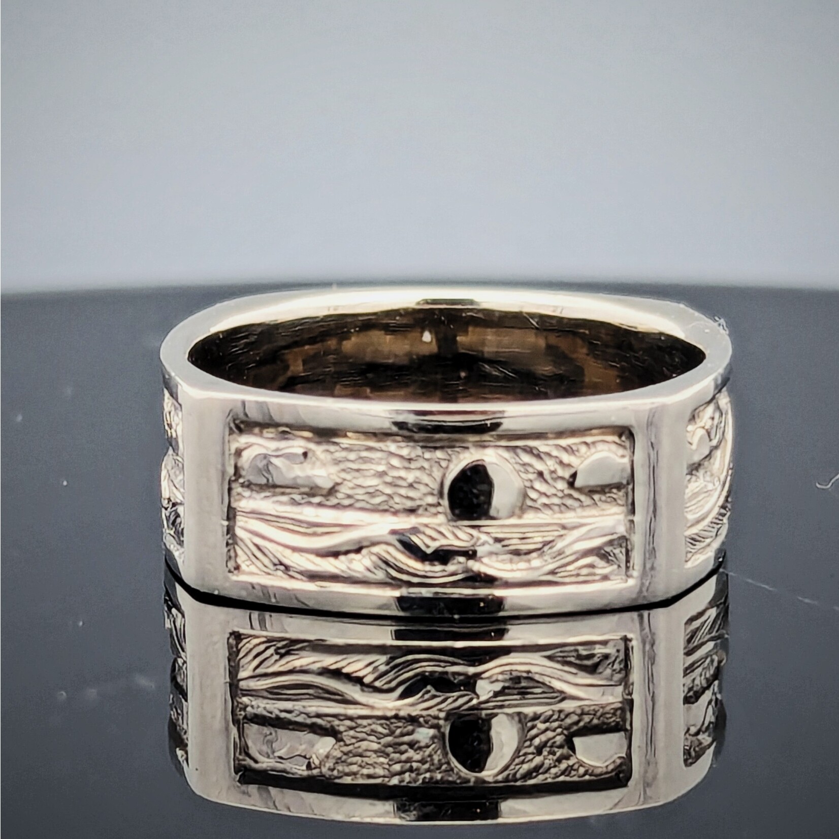 Modern Heirloom® Coastal Horizon Square Band, 8mm wide, 14KW,  Sz 9.25