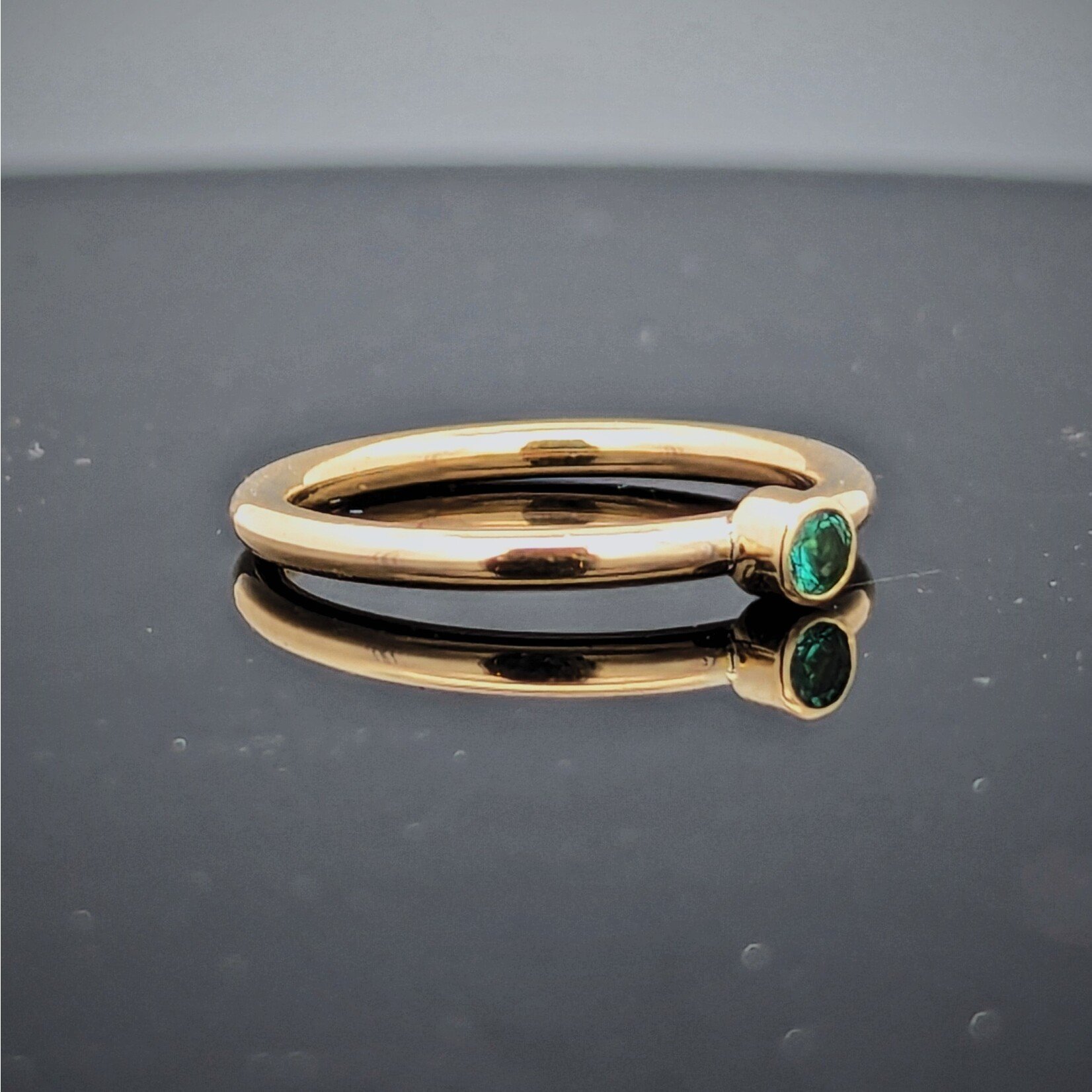 Modern Heirloom® 14KY Stackable Birthstone Ring w/ 3mm Emerald, 2mm, Sz 7.0