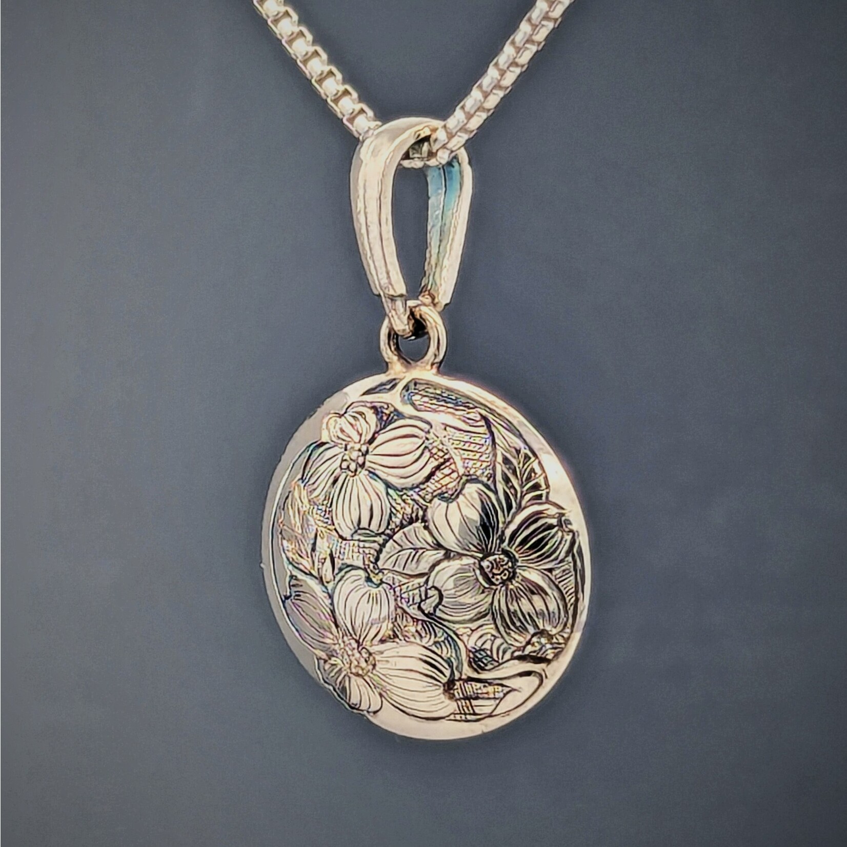 Modern Heirloom® 16mm Engraved Dogwood Petite Medallion