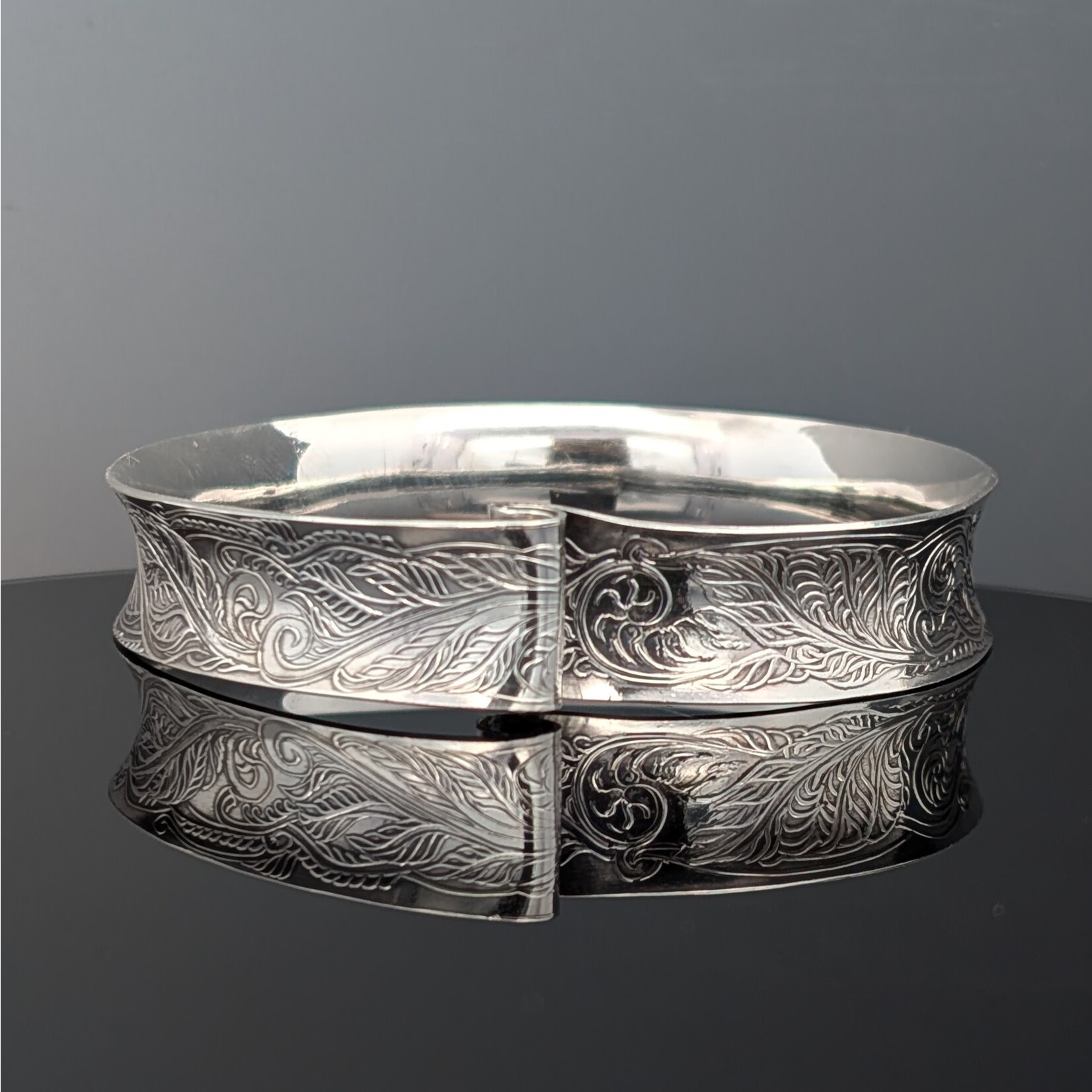 Modern Heirloom® Synclastic Fiddlehead Fern Embossed Scroll Bracelet