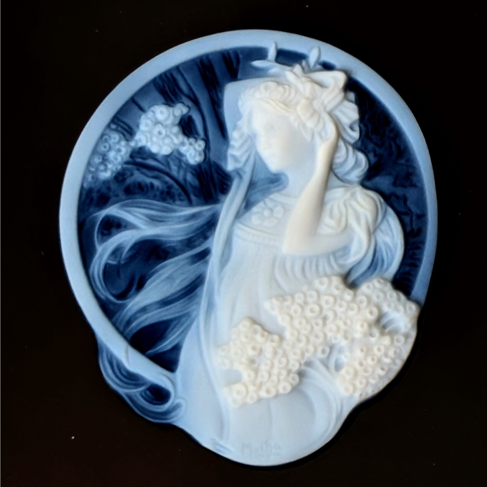 Rio Grande Cameo, June, 45x39mm