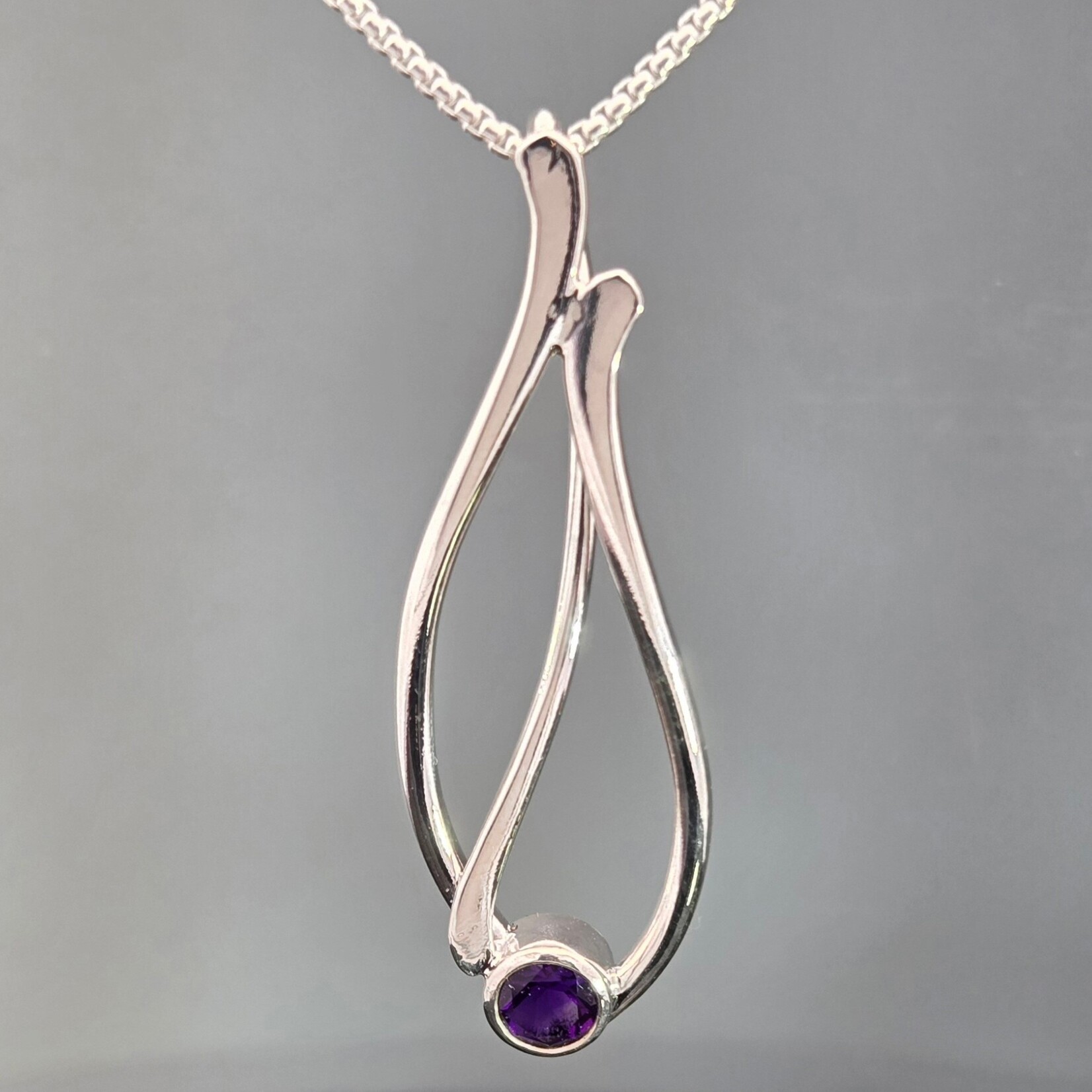 Modern Heirloom® Seagrass Pendant 6mm Amethyst on 18" RDB