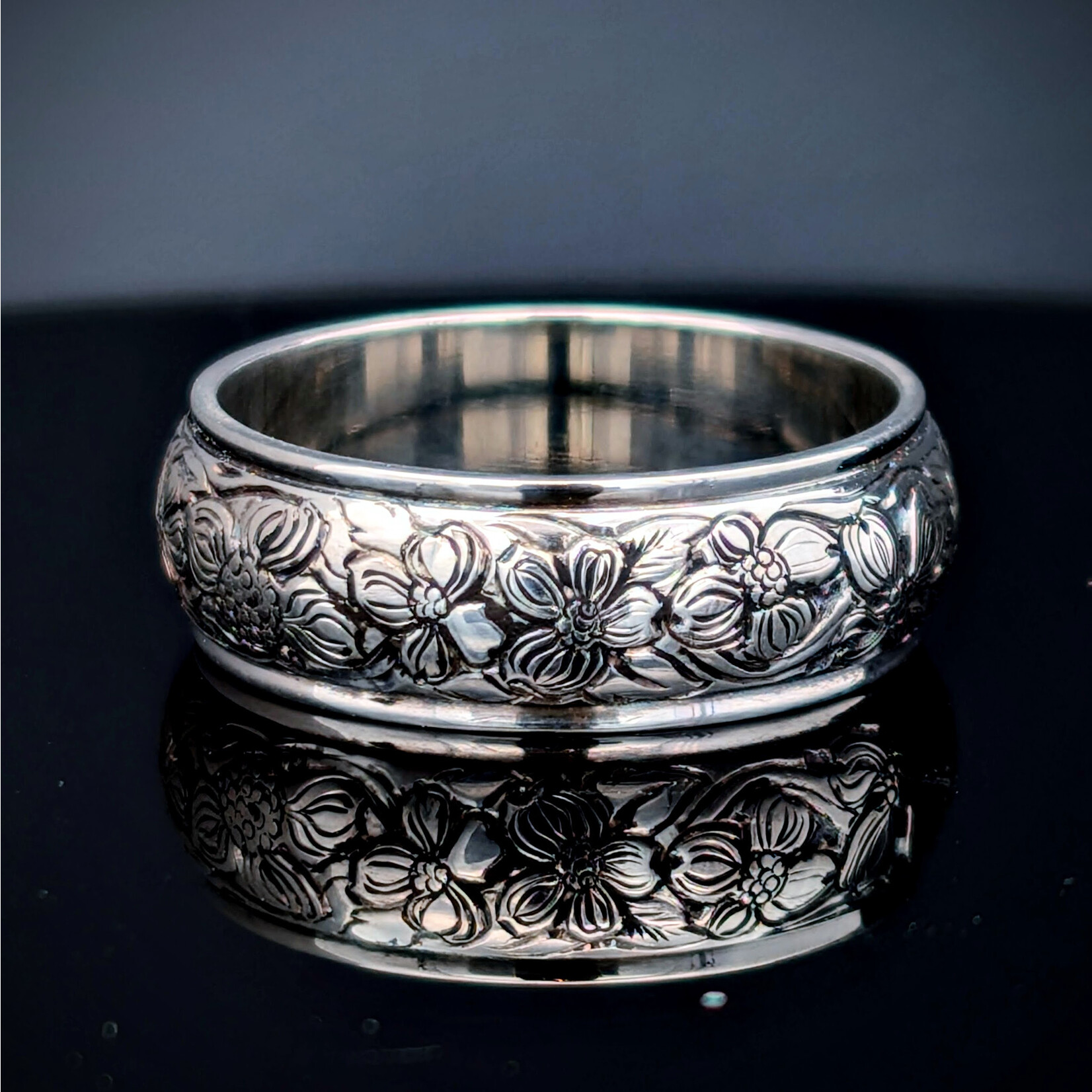 Modern Heirloom® Dogwood Pattern Band, Half-Round, 7mm, Sterling, sz9