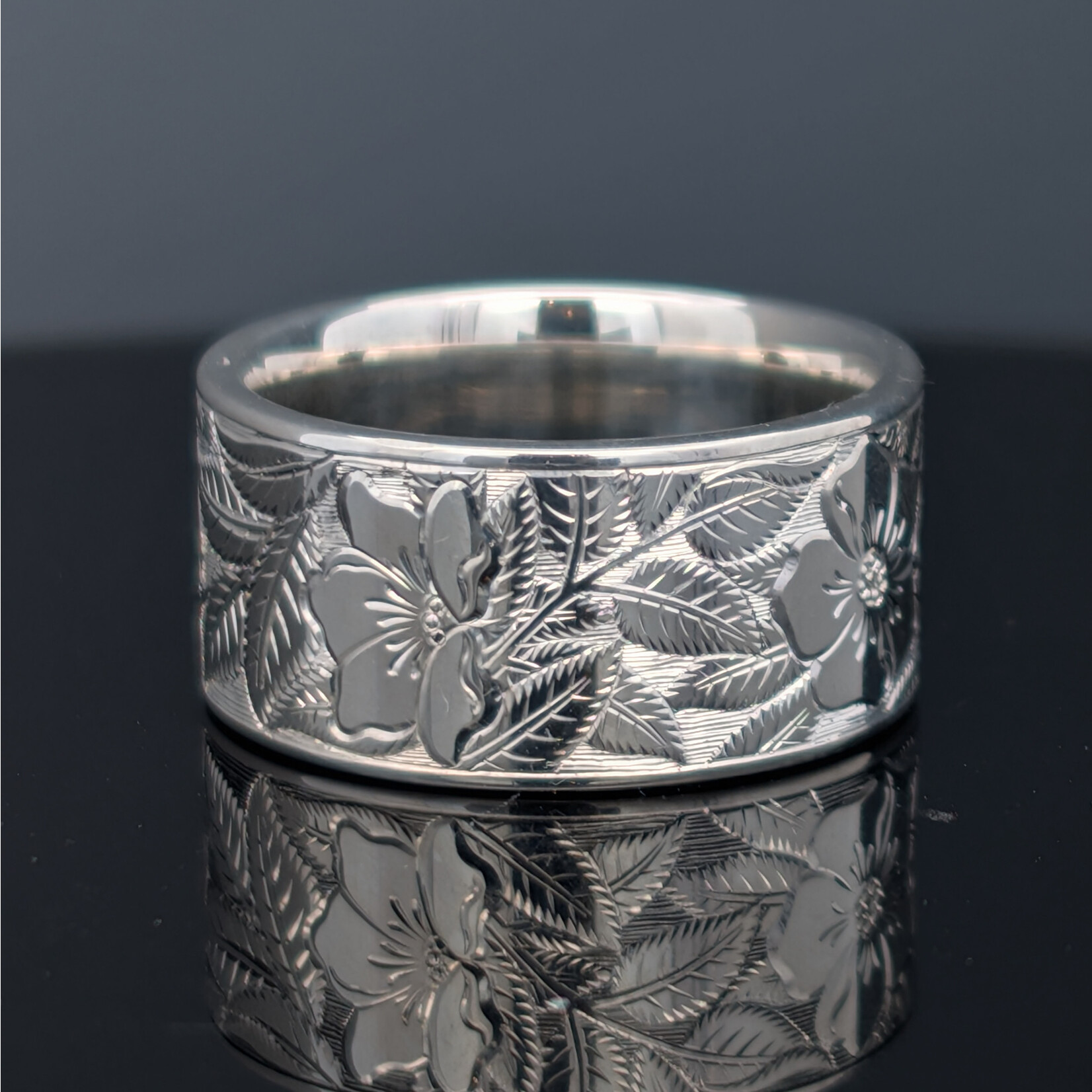 Modern Heirloom® Wild Rose Engraved Band, Flat, 10mm, Sterling, sz 7.5