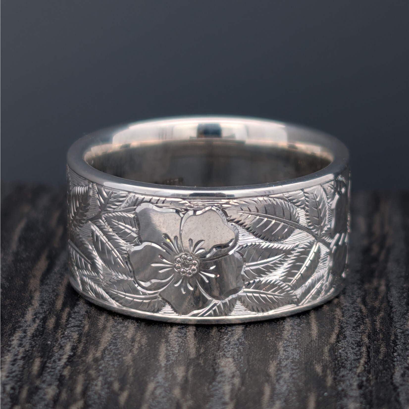 Modern Heirloom® Wild Rose Engraved Band, Flat, 10mm, Sterling, sz 7.5