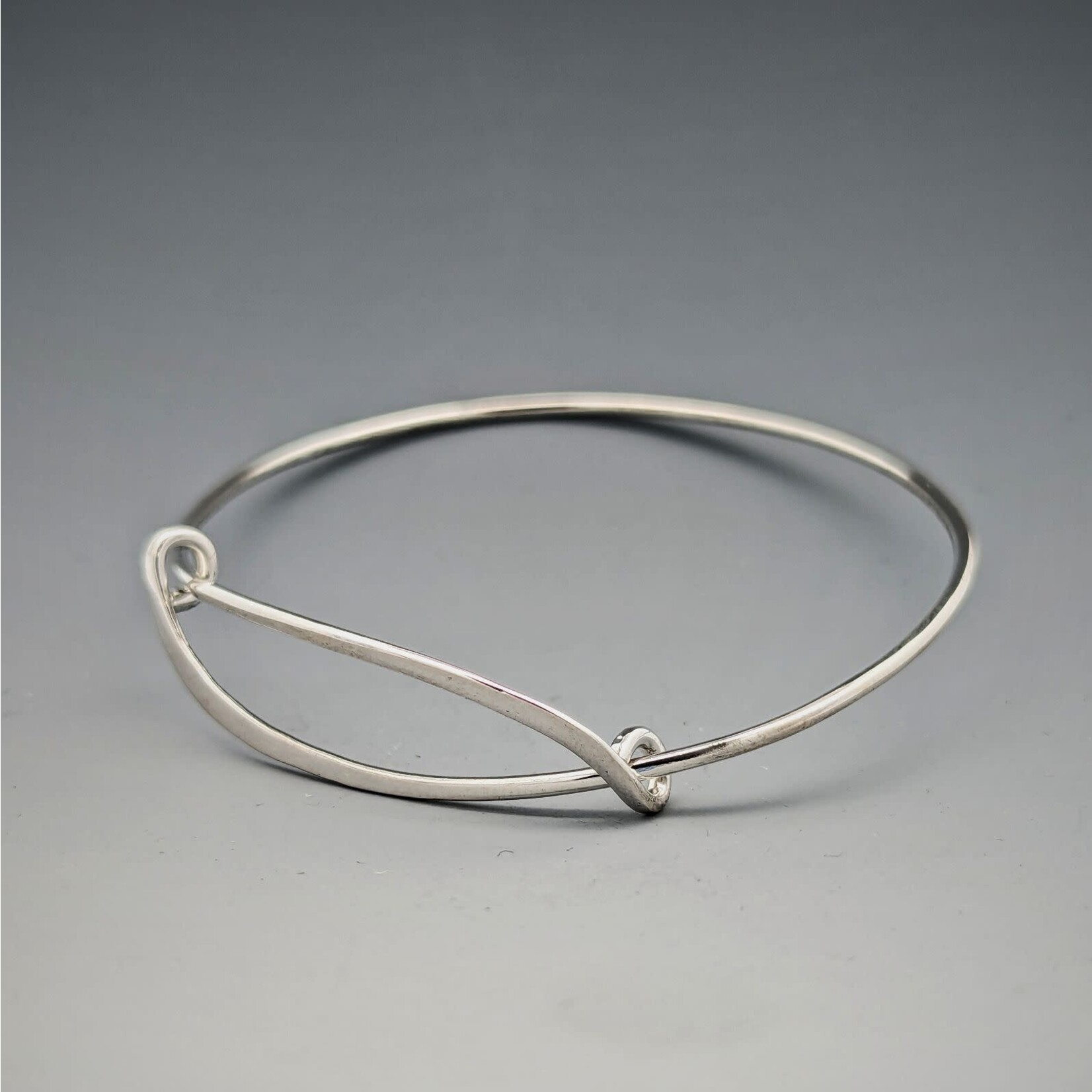 Modern Heirloom® Adjustable Vine Bracelet, SS, 14ga, Lrg