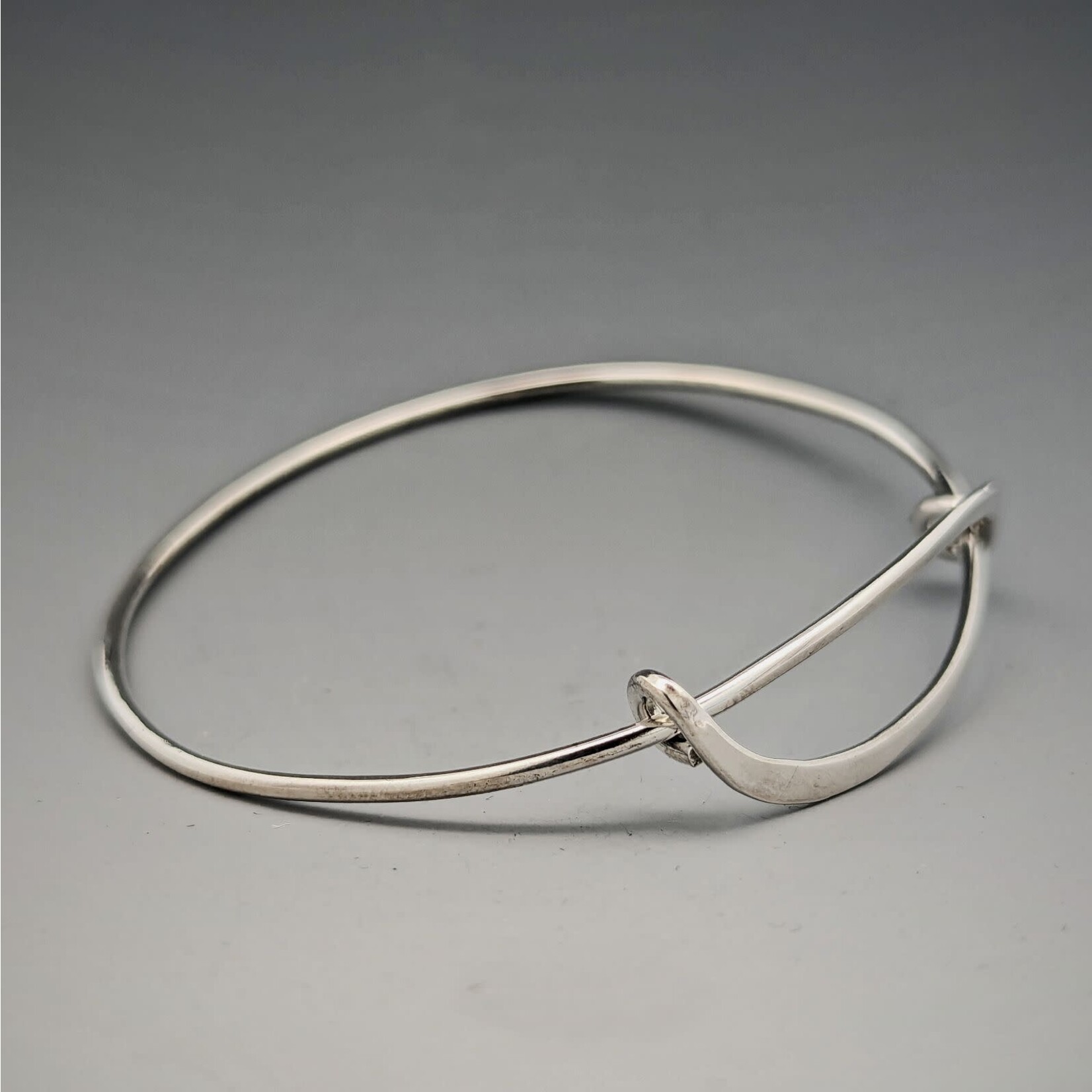 Modern Heirloom® Adjustable Vine Bracelet, SS, 14ga, Lrg