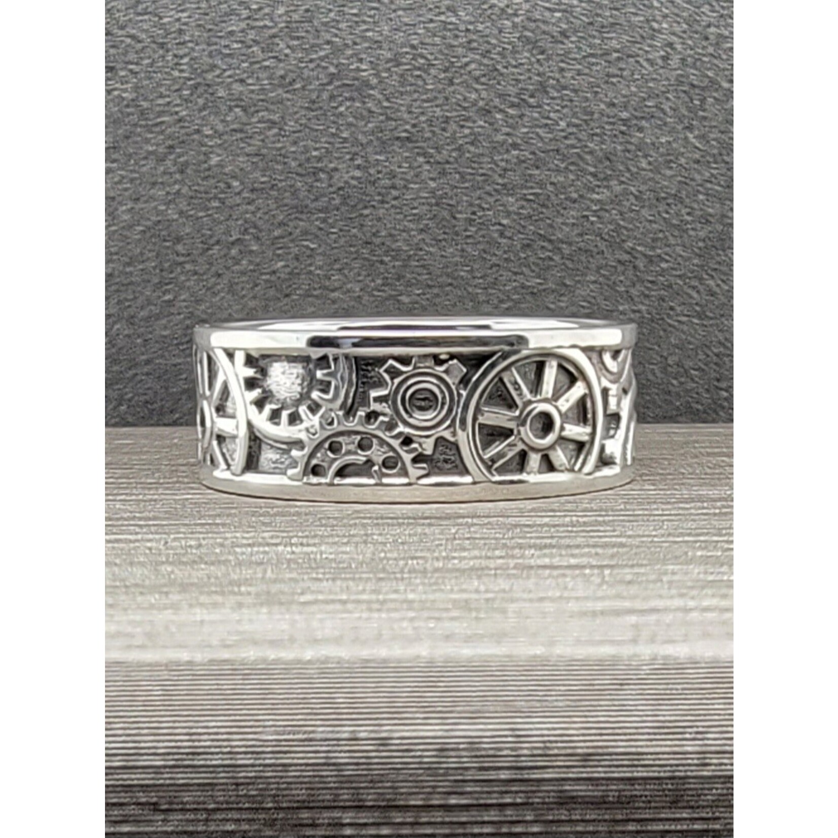 Modern Heirloom® Steampunk Gears Band