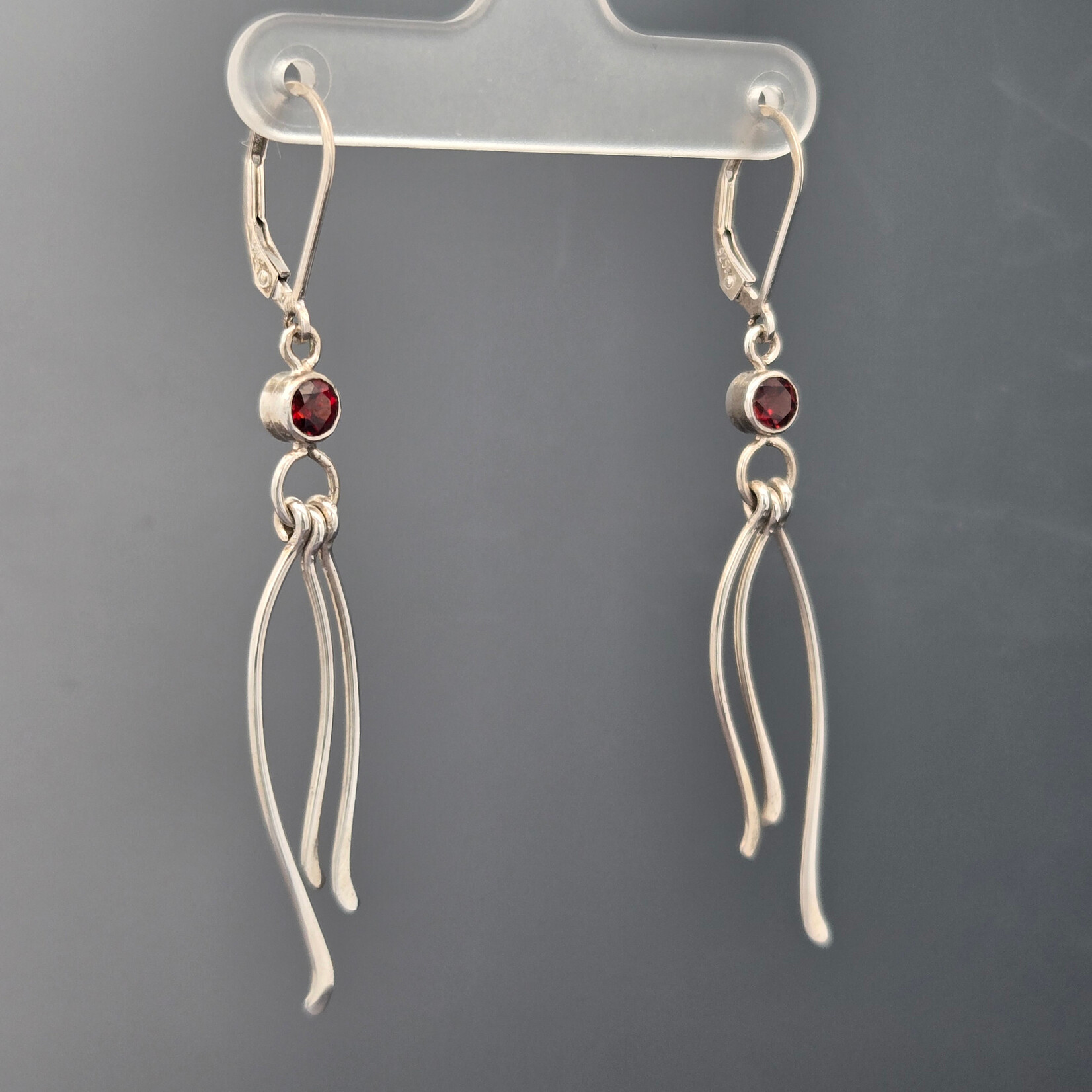 Modern Heirloom® Seagrass Earring, 4mm Garnet