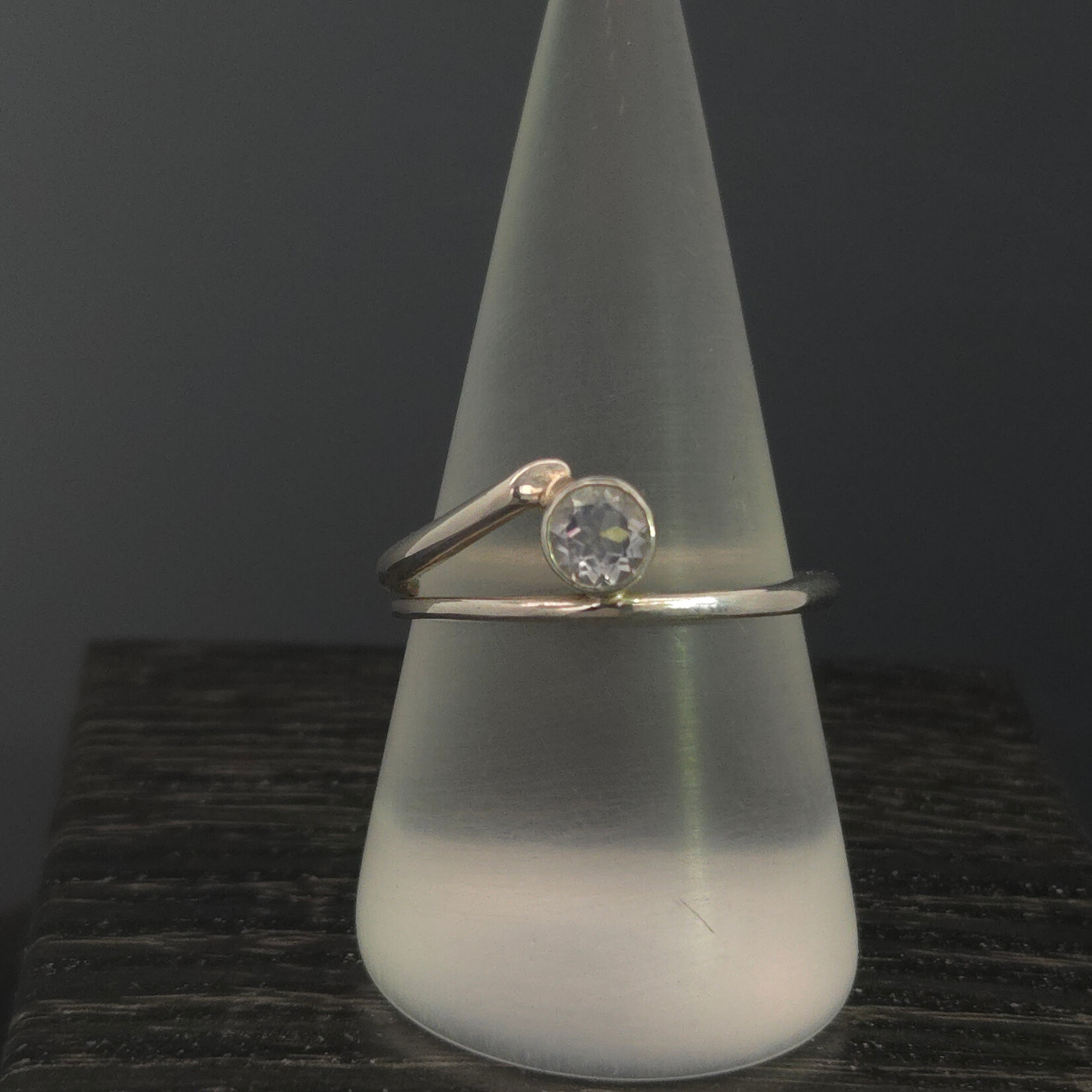 Modern Heirloom® Bypass Taper Ring 5mm Faceted Moonstone Sz 9.5