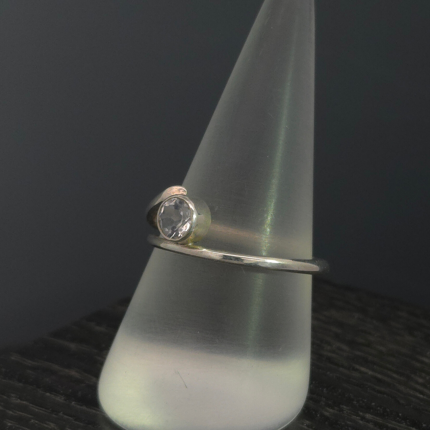 Modern Heirloom® Bypass Taper Ring 5mm Faceted Moonstone Sz 9.5