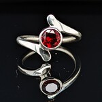 Modern Heirloom® Bypass Ring w/ Mozambique Garnet 6mm, Size 4.75