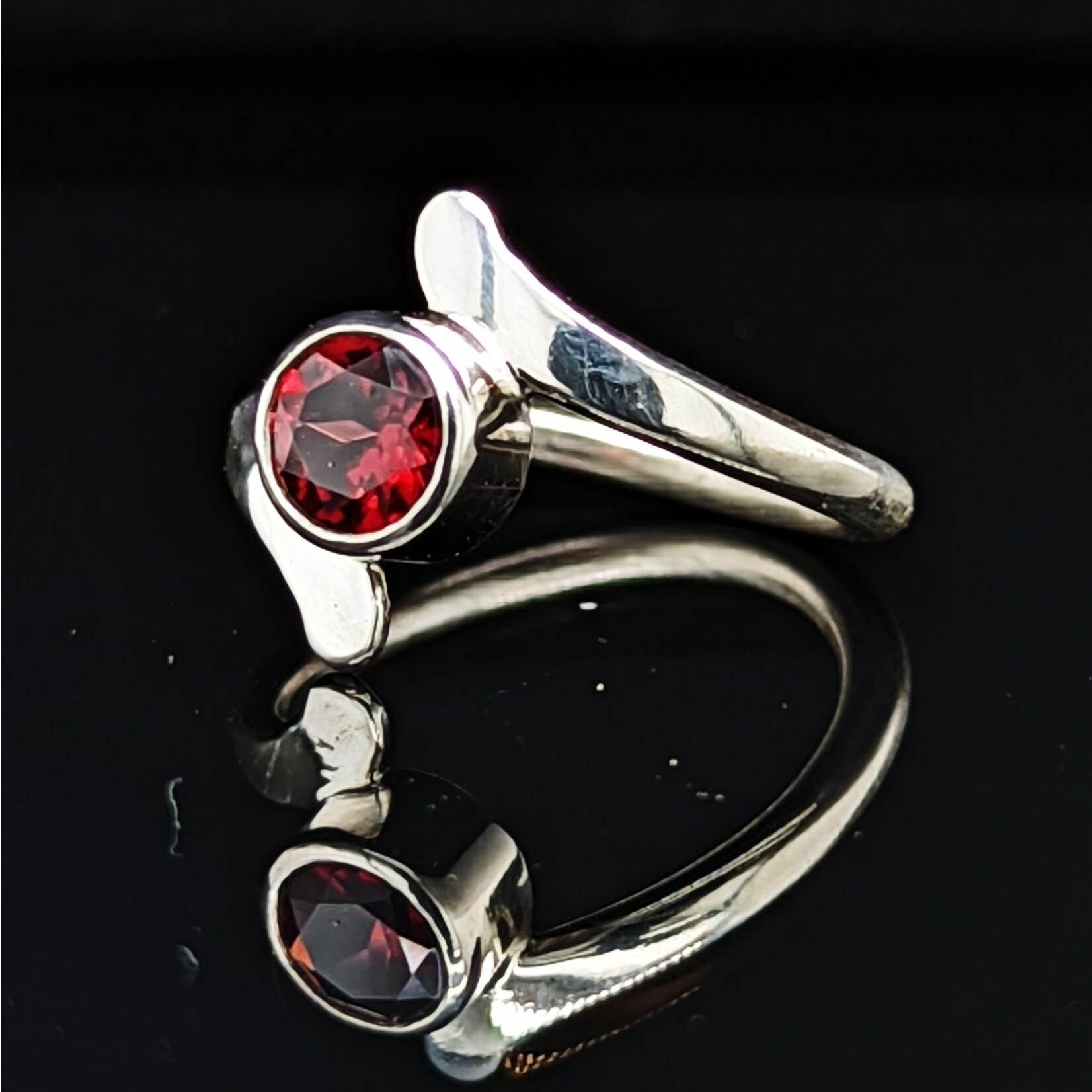 Modern Heirloom® Bypass Ring w/ Moz Garnet 6m Moz Size 4.75
