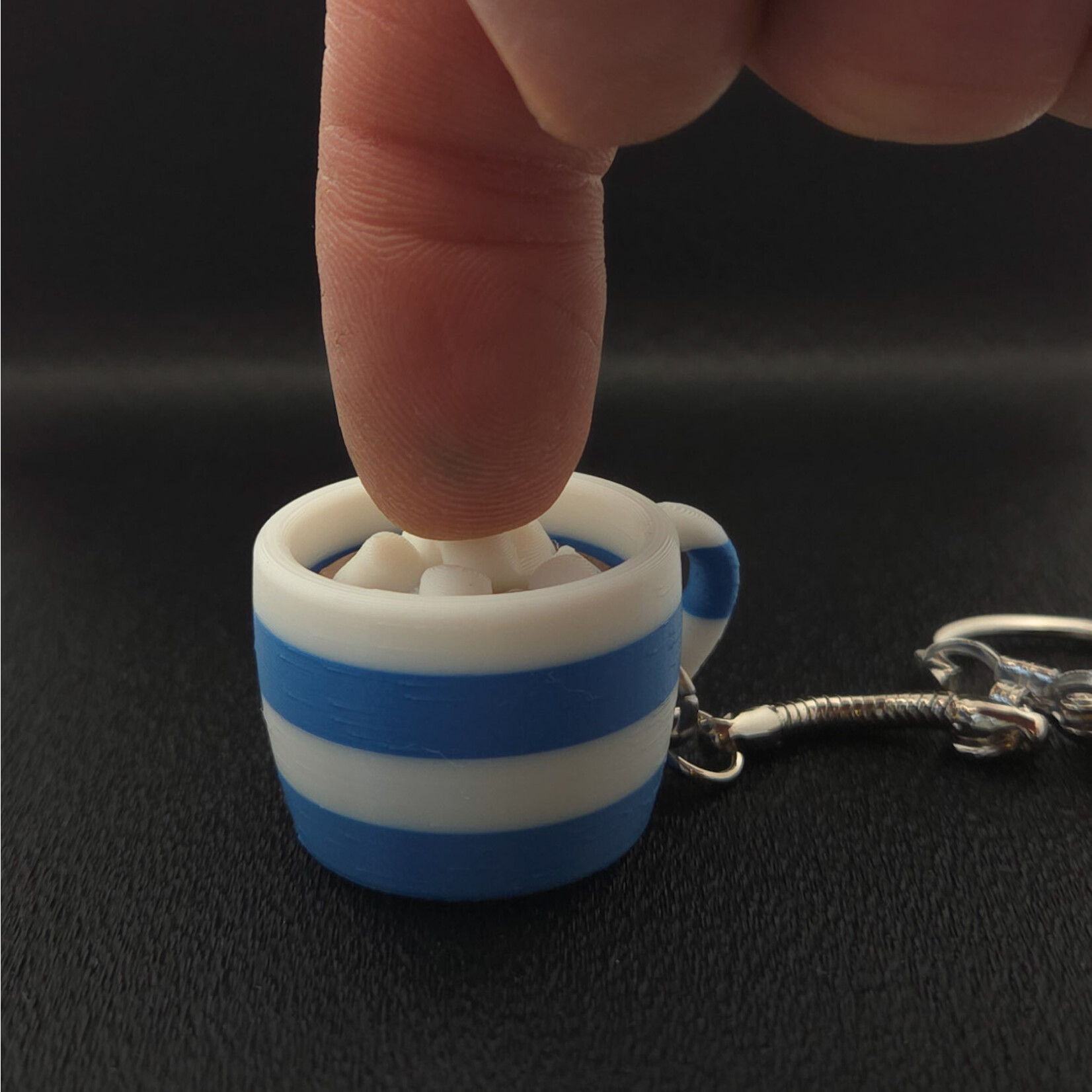 Hot Cocoa Mug Clicker, Marshmellows