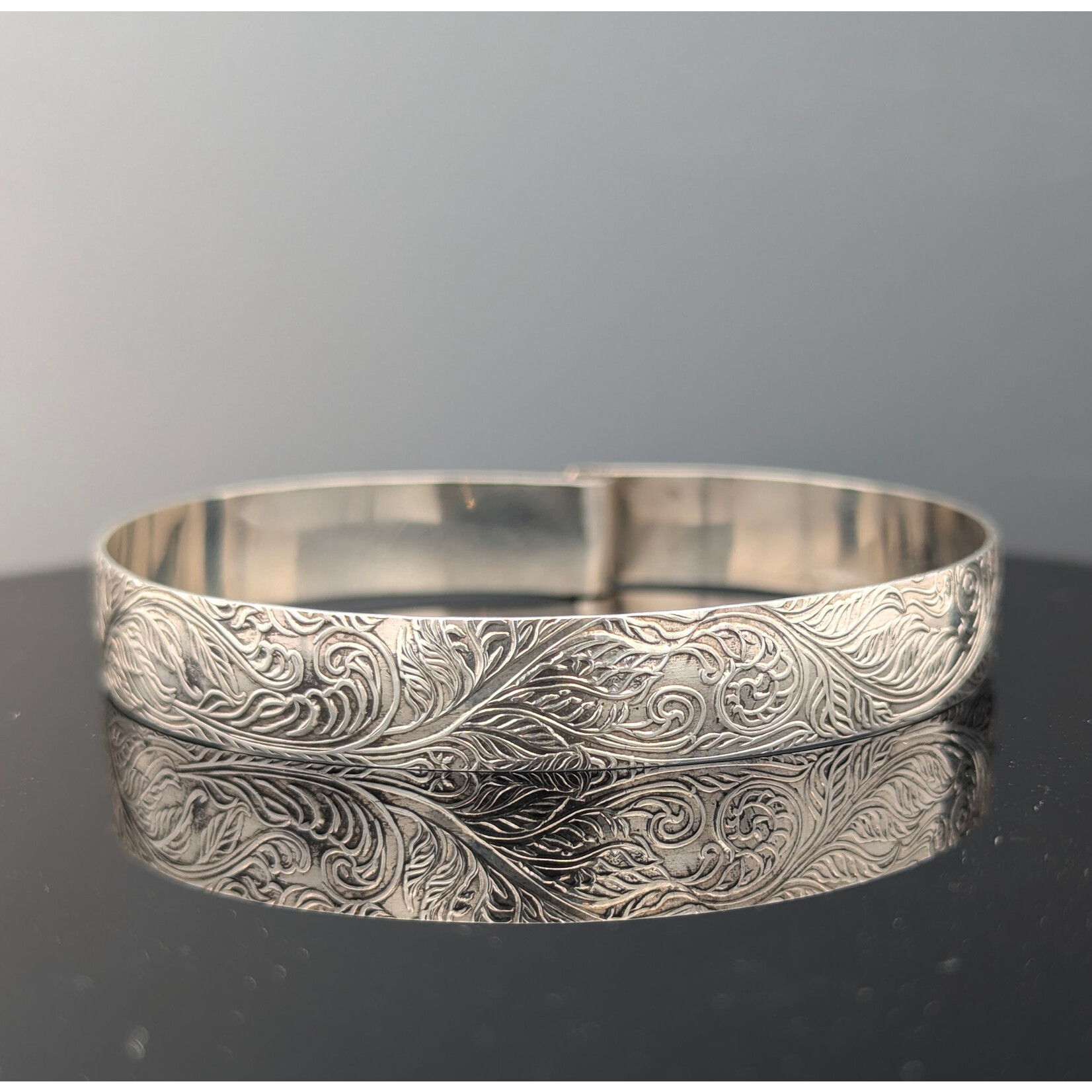 Modern Heirloom® Fiddlehead Fern, Embossed Scroll Clasp Bracelet, 10mm