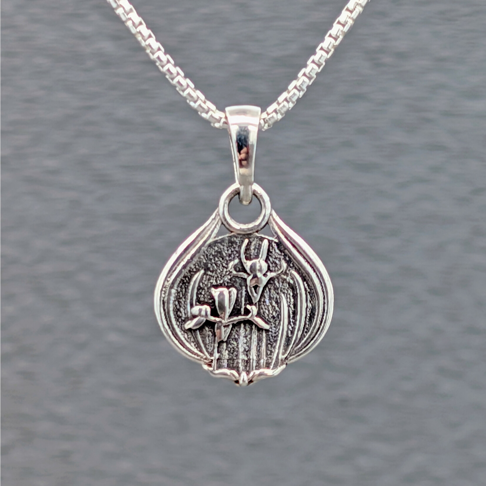Modern Heirloom® Sterling Flower Medallion, 18" Rounded Box 1.5mm