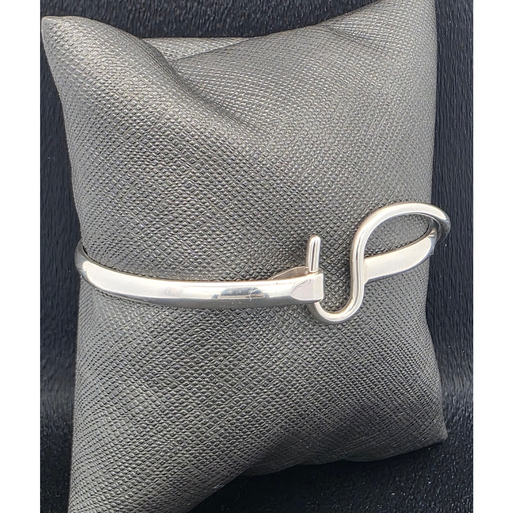 Modern Heirloom® Artist Choice Hook Bracelet 4mm wide, Silver
