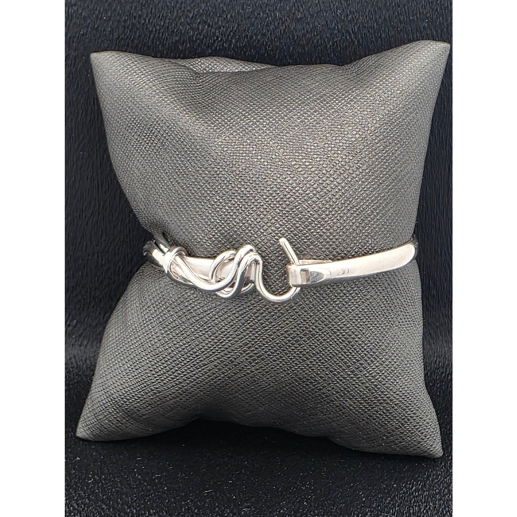 Modern Heirloom® Artist Choice Hook Bracelet 4mm wide , 6" Silver