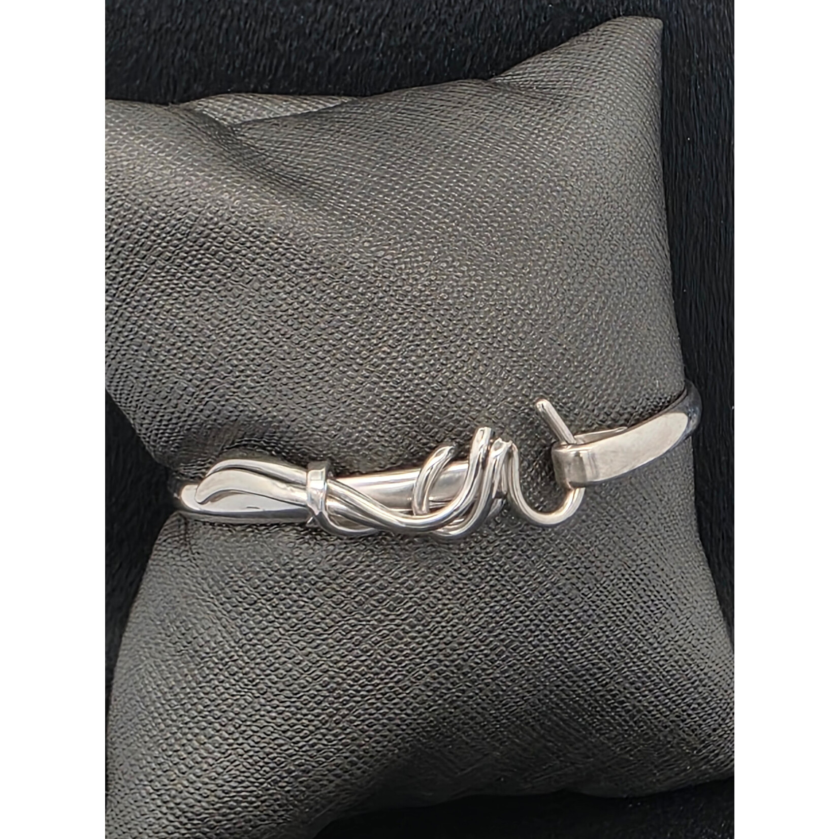 Modern Heirloom® Artist Choice Hook Bracelet 4mm wide , 6" Silver