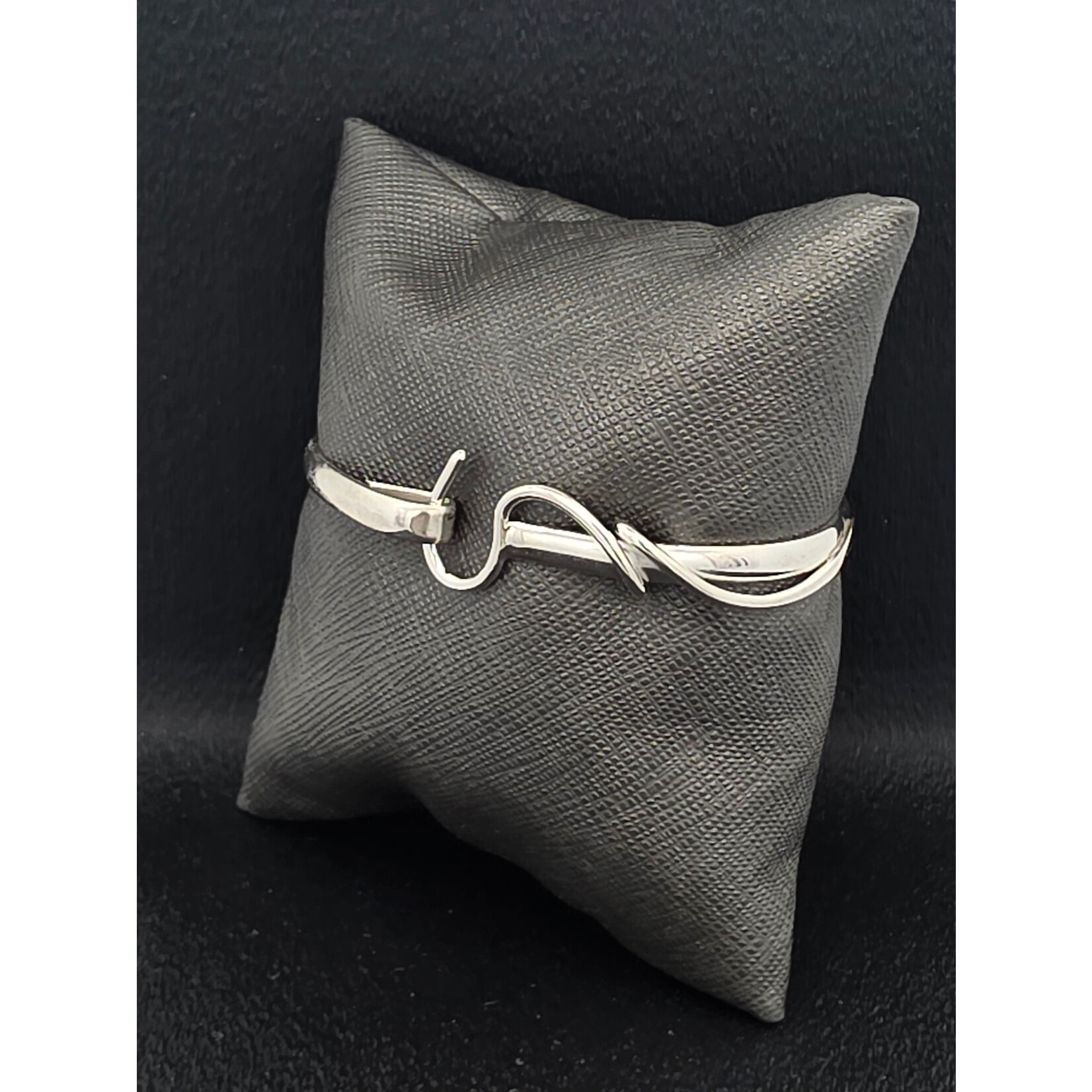 Modern Heirloom® Artist Choice Hook Bracelet 4mm wide , 6.5 ". silver