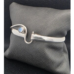 Modern Heirloom® AC Hook Bracelet Moonstone 6mm cab , 7"  Silver
