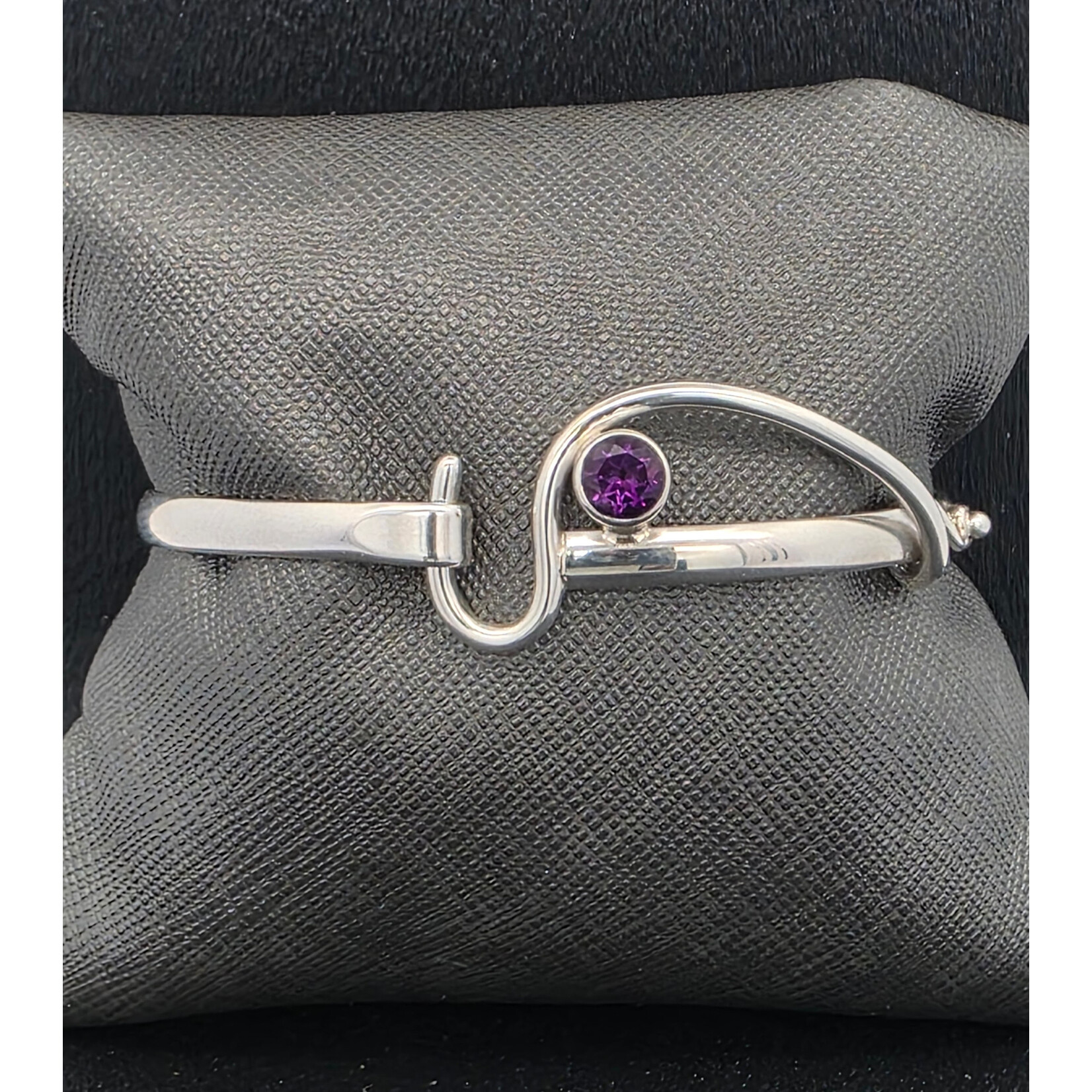 Modern Heirloom® AC Hook Bracelet, Amethyst 6mm