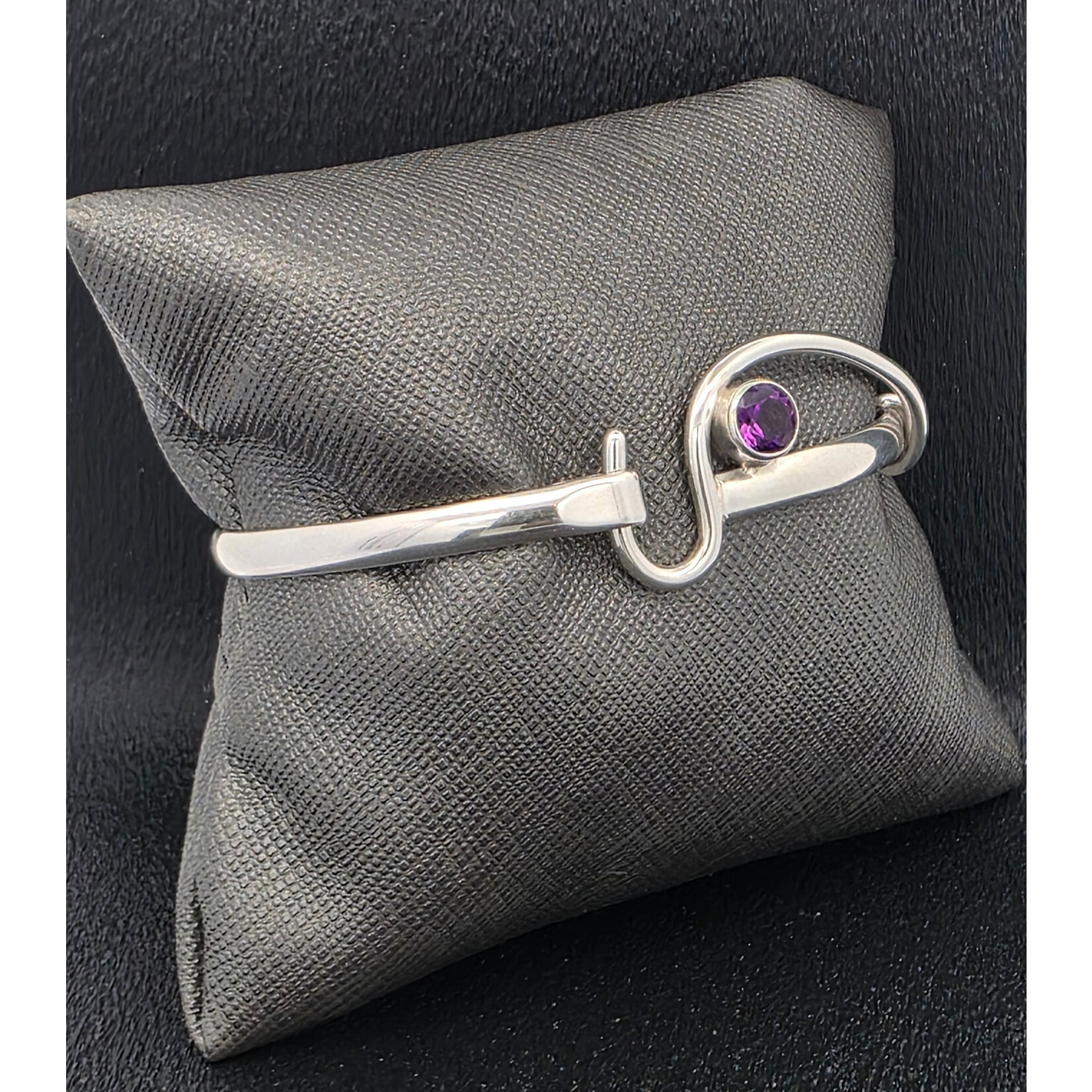 Modern Heirloom® AC Hook Bracelet, Amethyst 6mm