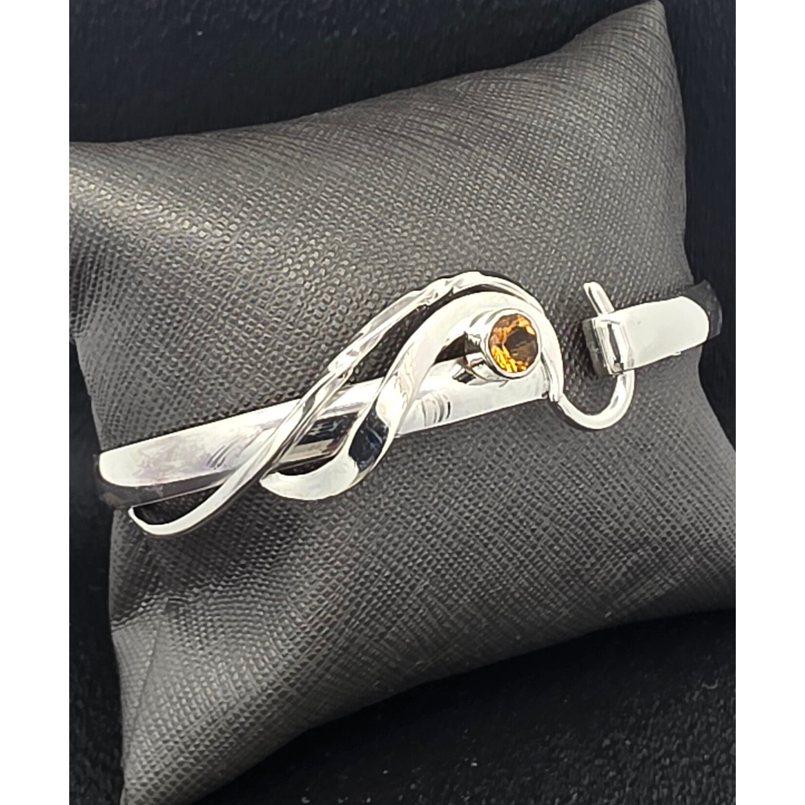 Modern Heirloom® AC Hook Bracelet, Citrine 6mm
