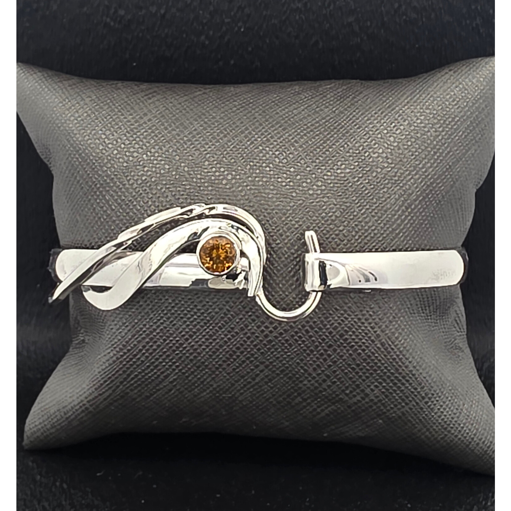 Modern Heirloom® AC Hook Bracelet, Citrine 6mm