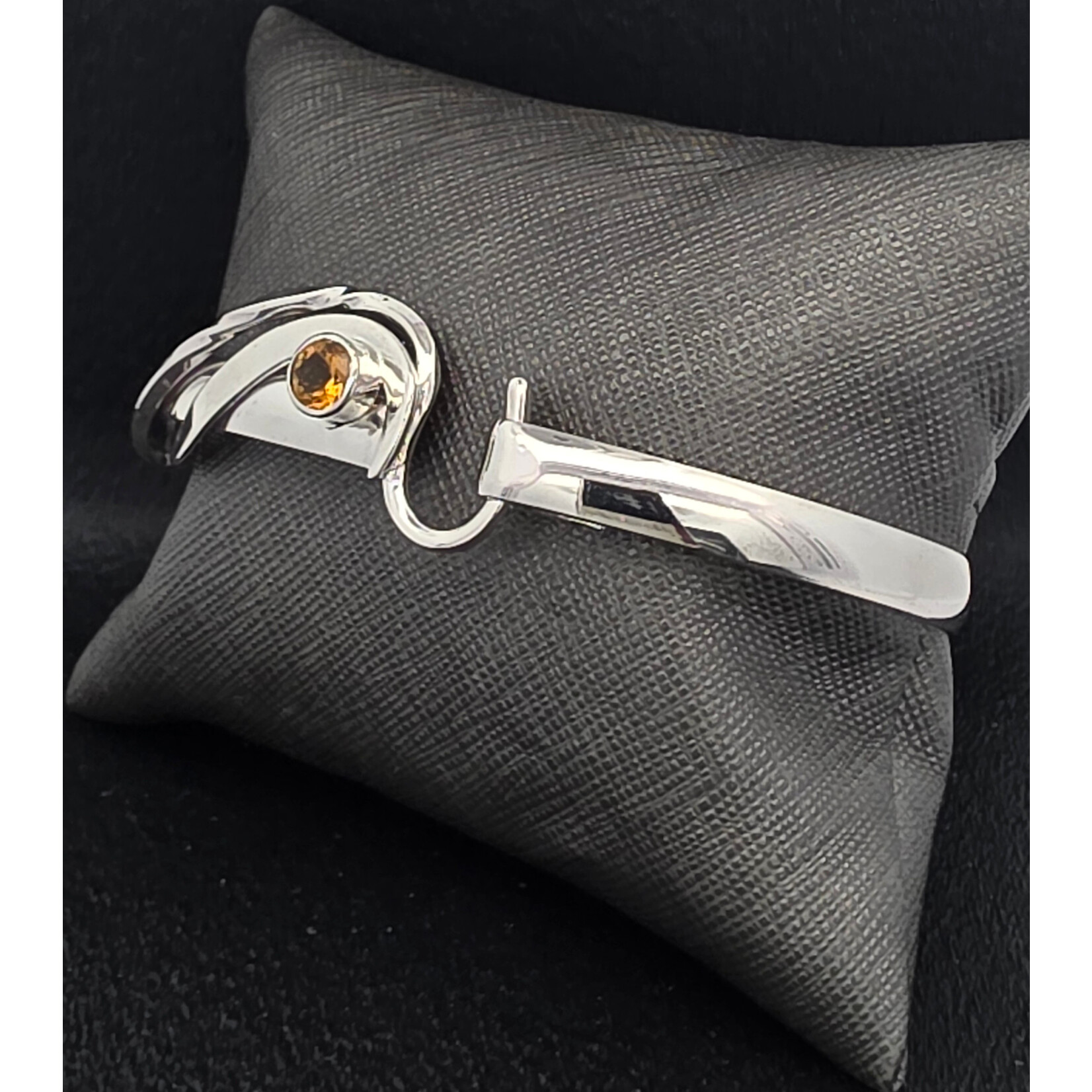 Modern Heirloom® AC Hook Bracelet, Citrine 6mm