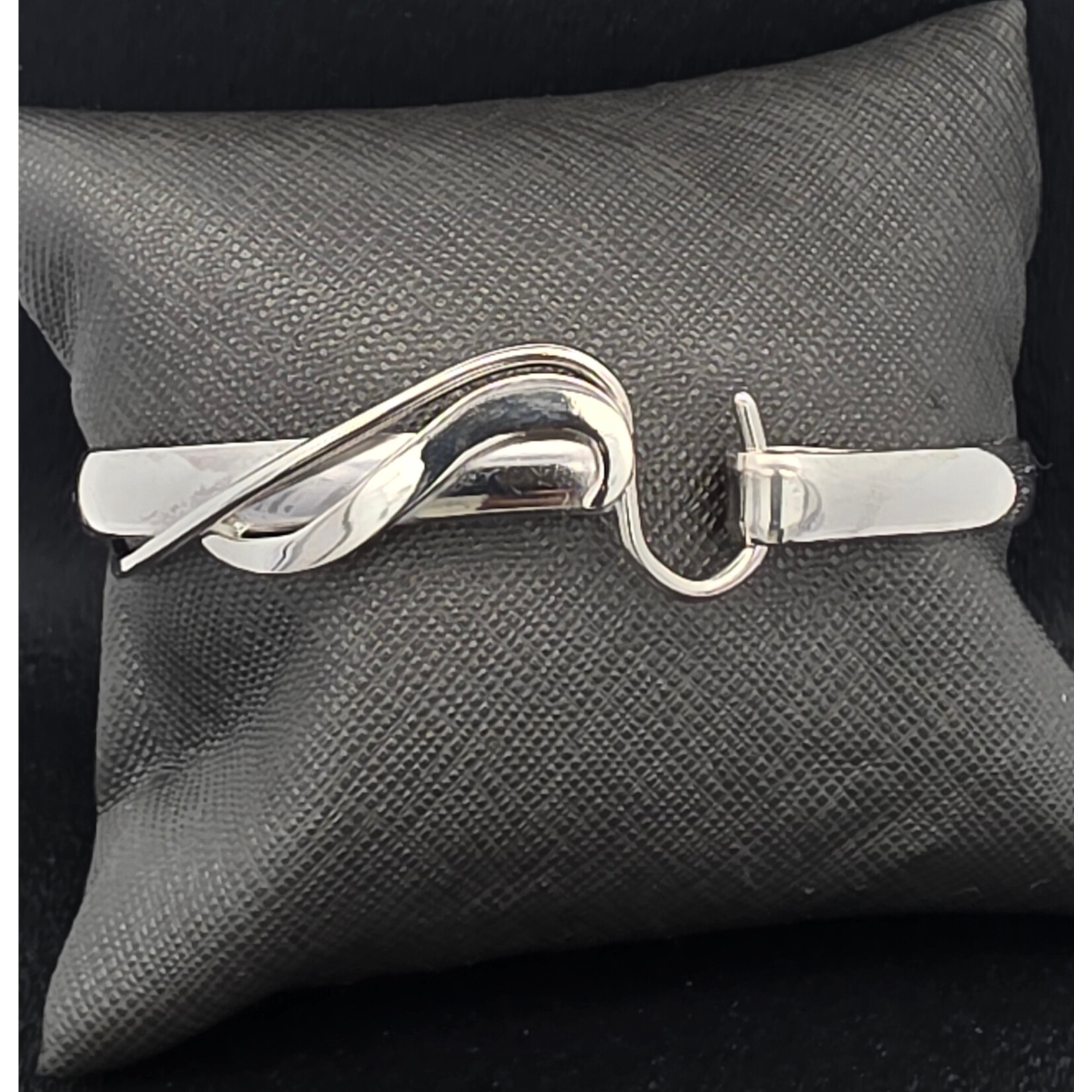 Modern Heirloom® AC Hook Bracelet, 6mm wide, Sterling, Sz 7.5 "