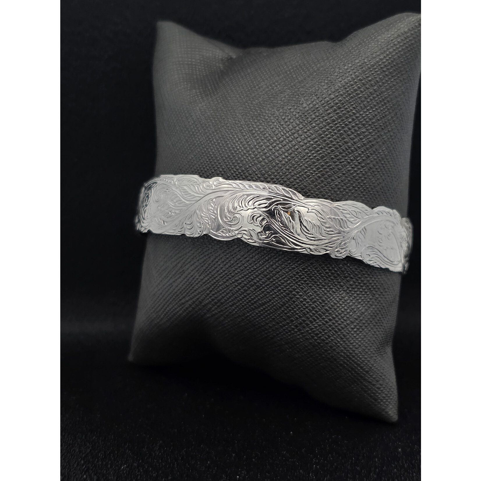 Modern Heirloom® Carved Border Fiddlehead Fern, Embossed Scroll Bracelet, 13mm