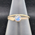 Modern Heirloom® Moonstone Bypass Ring, 14KY, 5mm Cab, Sz7.25