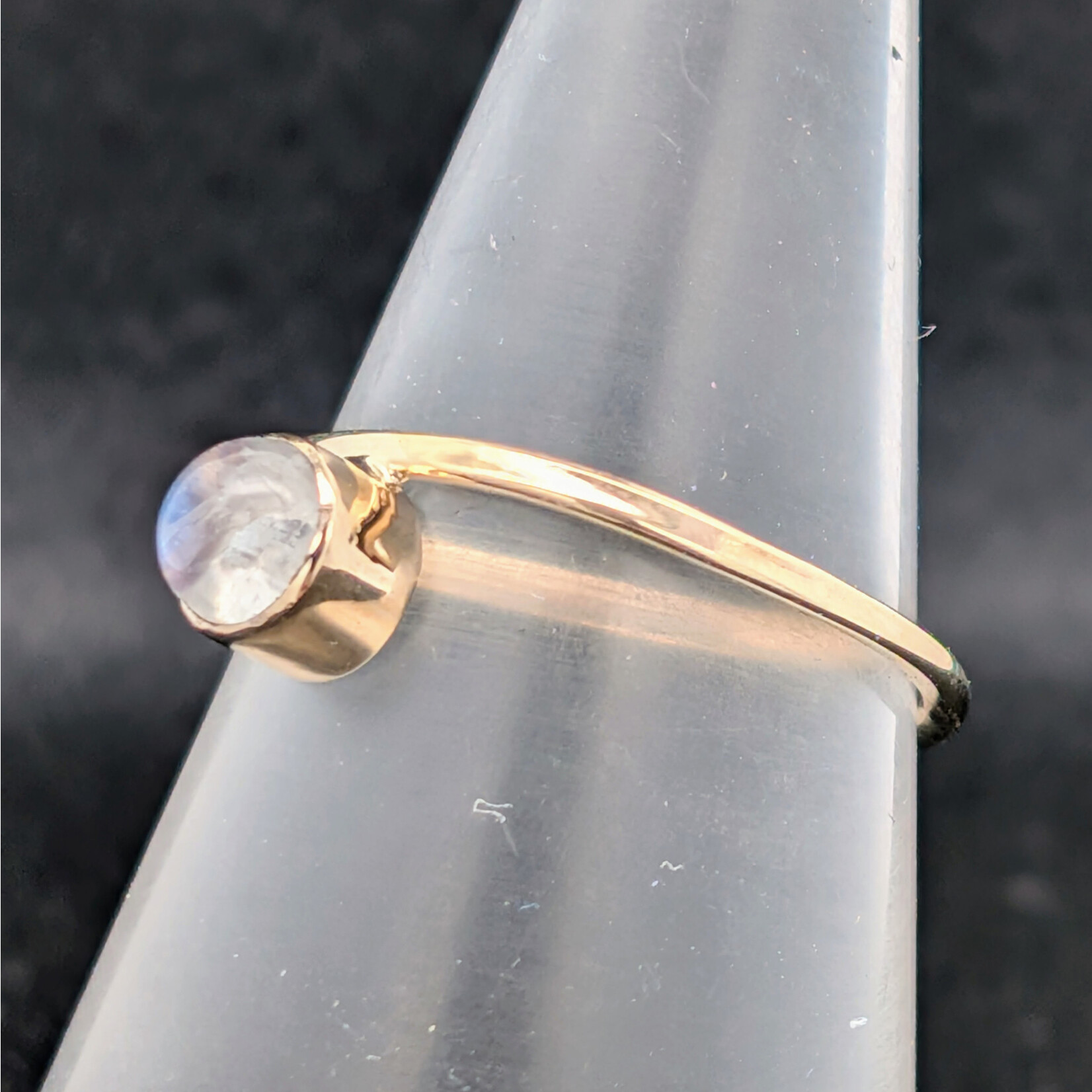 Modern Heirloom® Moonstone Bypass Ring, 14KY, 5mm Cab, Sz7.25