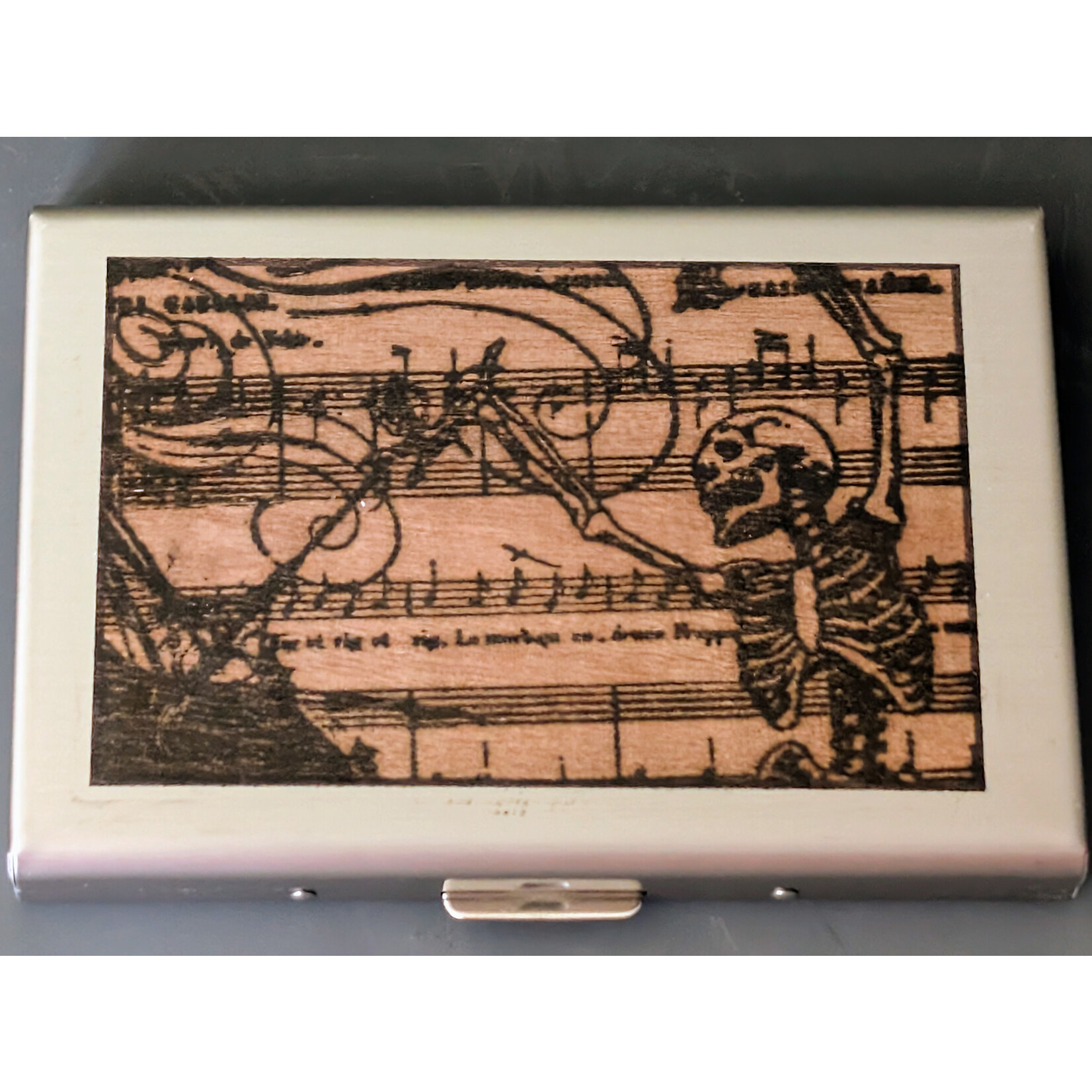 Resolute Star Mahoganny Wood Card Wallet