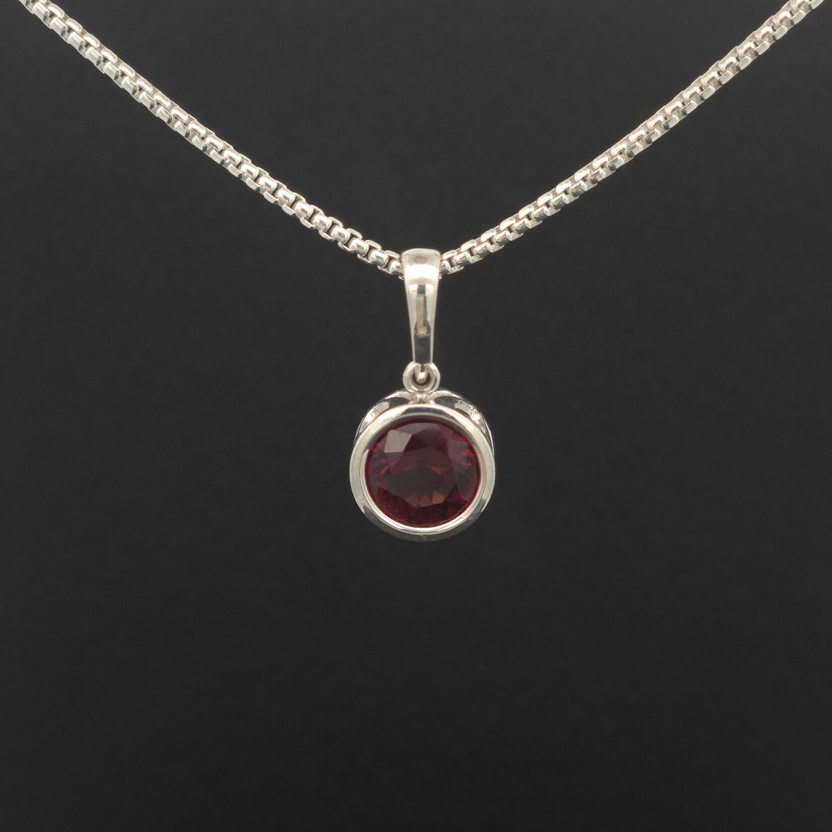 Modern Heirloom® Sterling Filigree Drop Necklace w/ 8mm Garnet on 16" Rounded Box 1.5