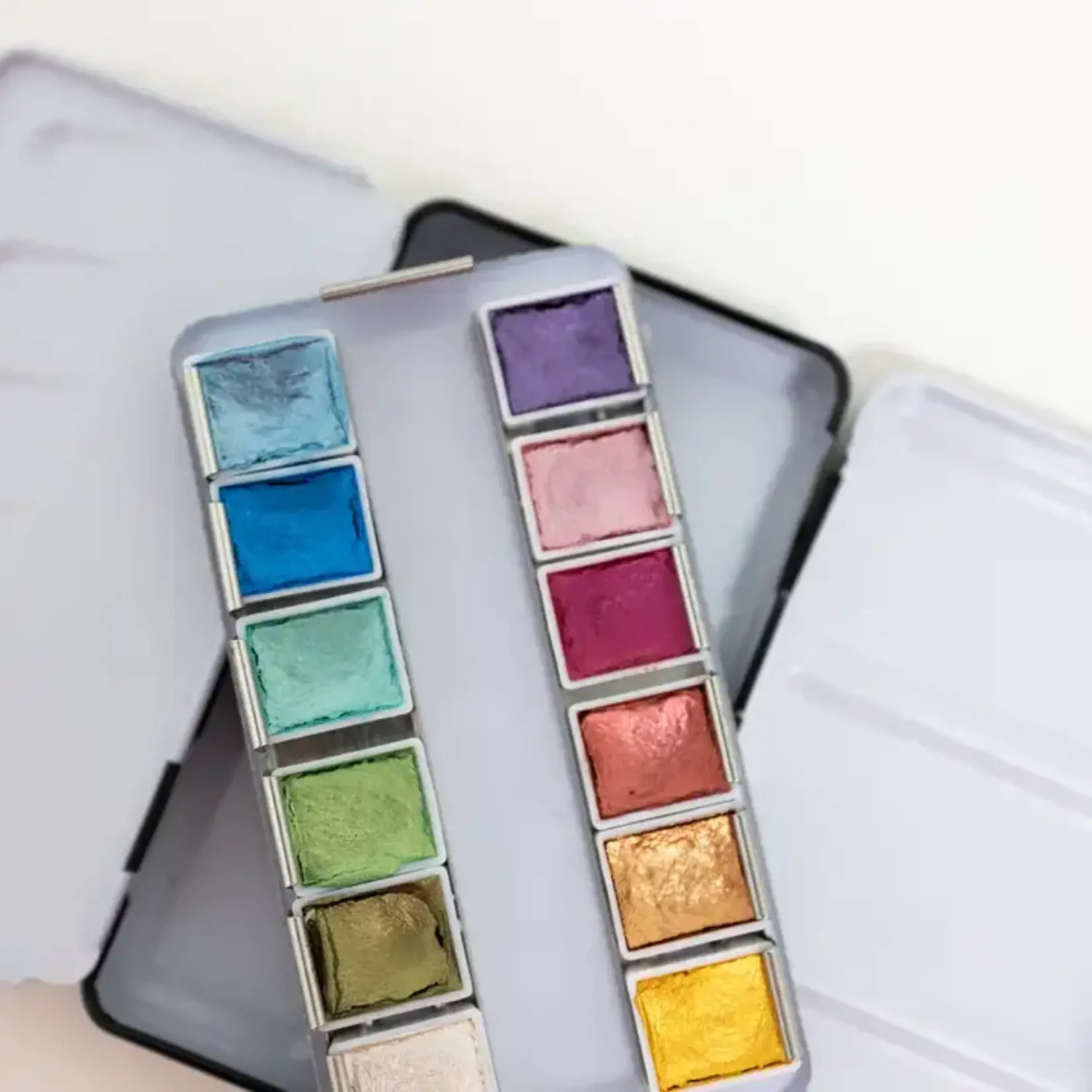 Kreative Haven 12 Color Travel Metallic Watercolor Paint Palette