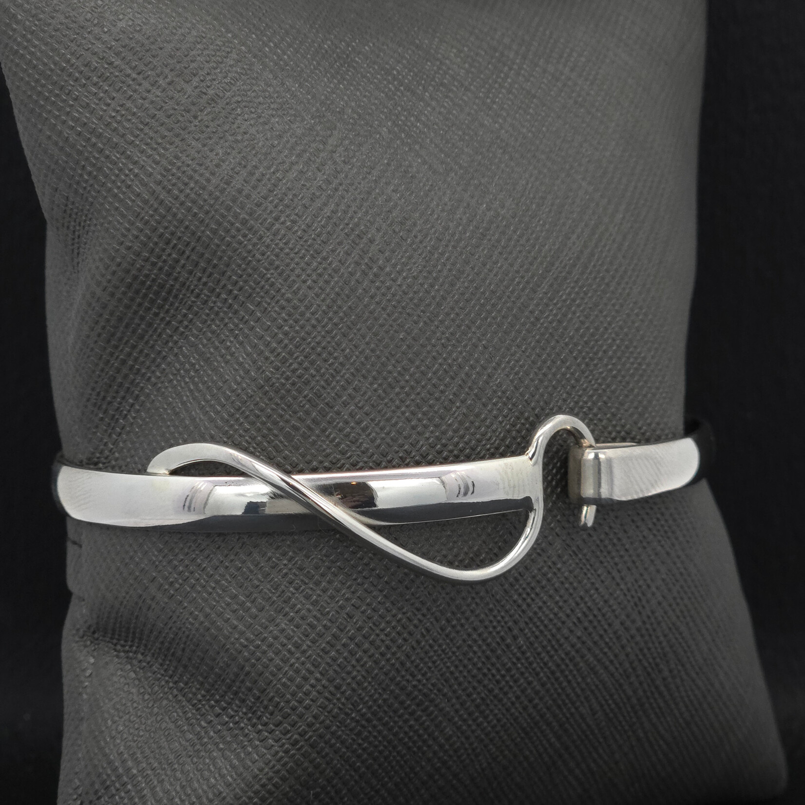 Modern Heirloom® Artist Choice Hook Bracelet 5mm wide, 8”