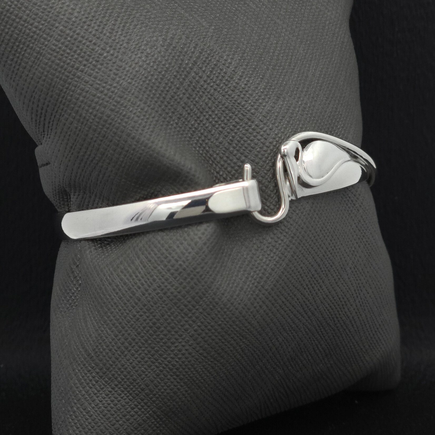 Modern Heirloom® Pelican AC Hook Bracelet, SS, 7.5 "
