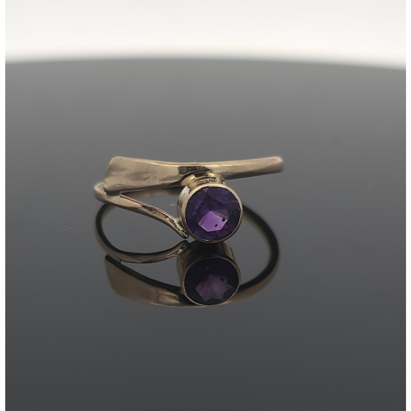 Modern Heirloom® 14KY Bypass Ring w/ 5mm Amethyst