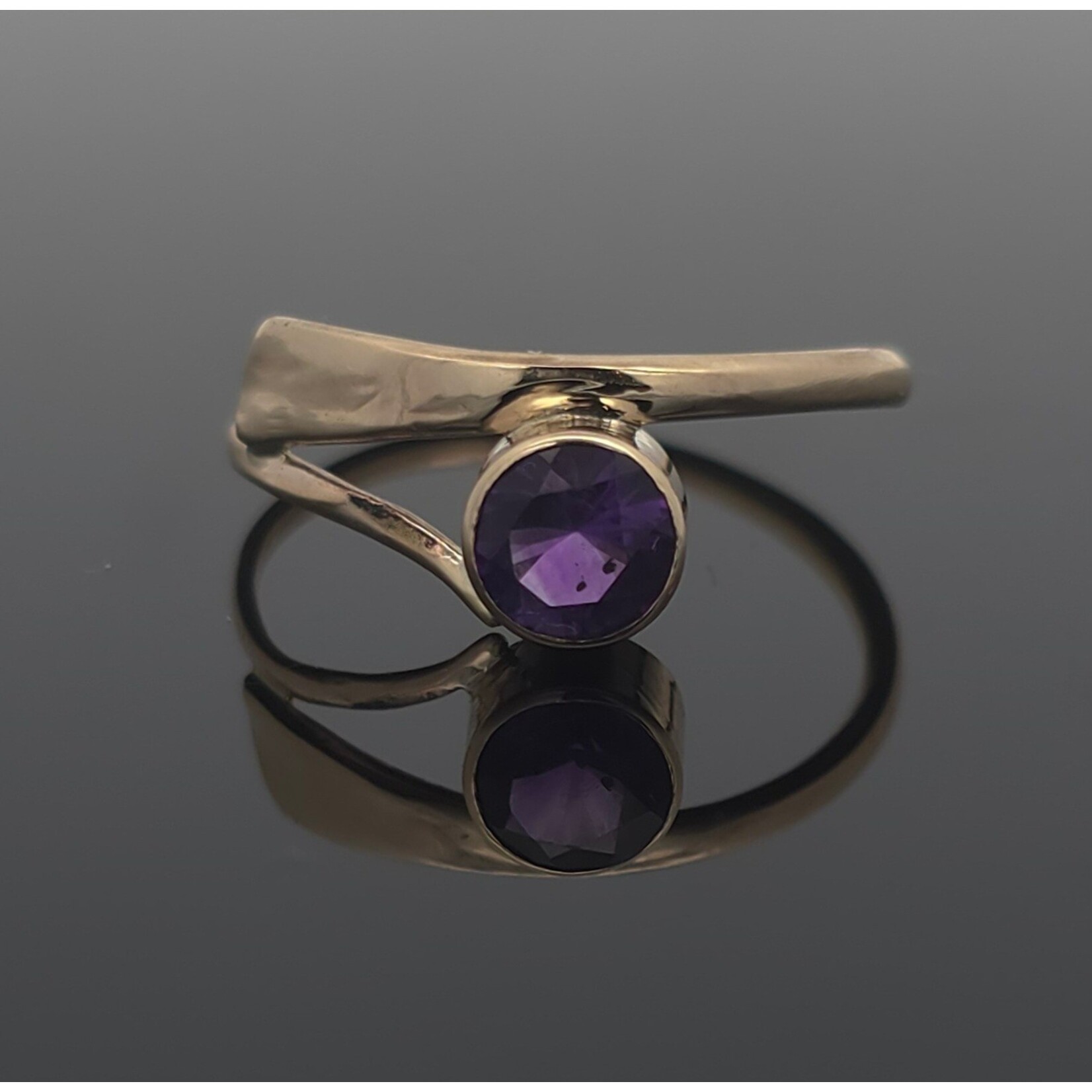 Modern Heirloom® 14KY Bypass Ring w/ 5mm Amethyst